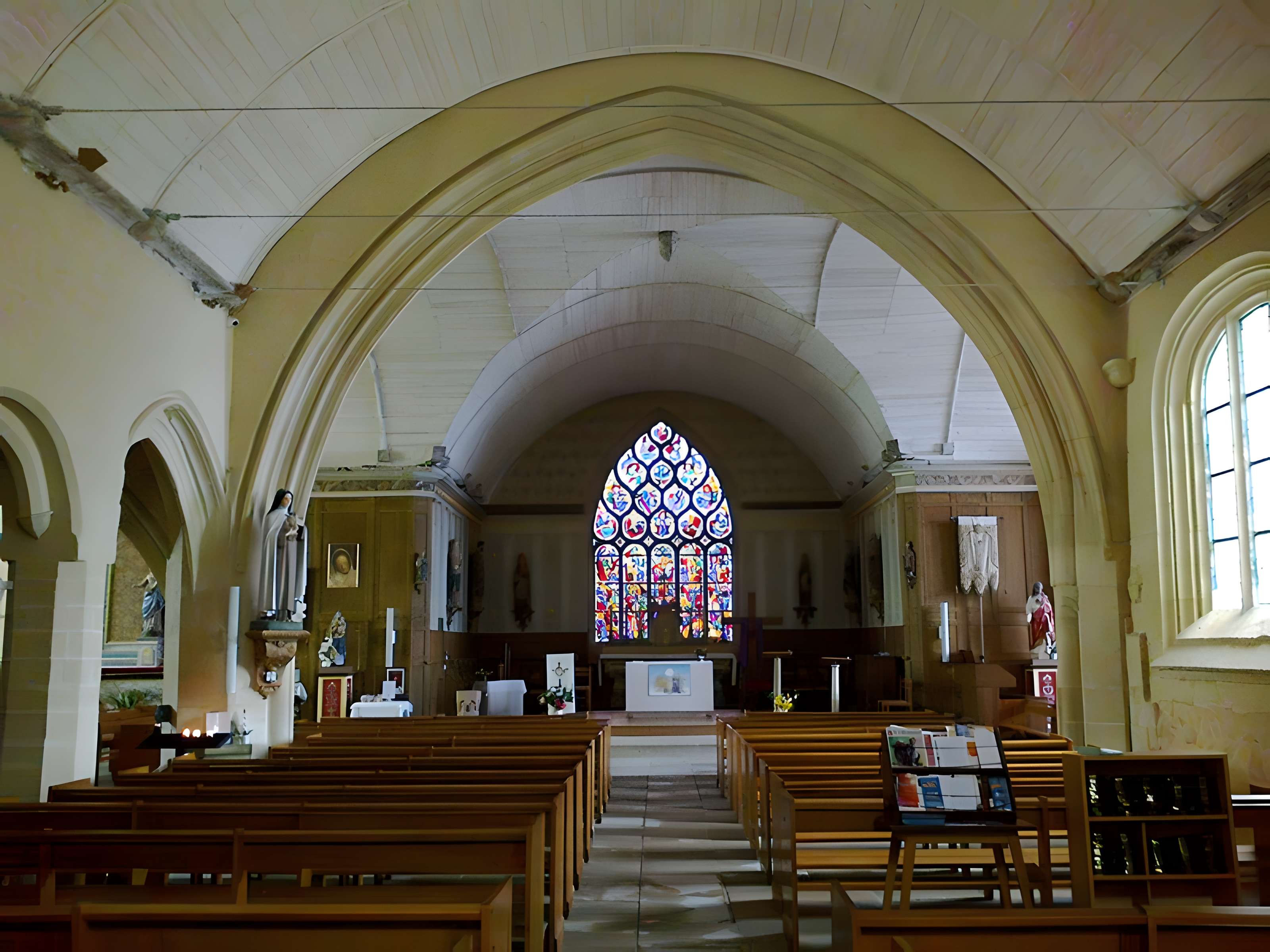 Église Saint-Demet de Plozévet