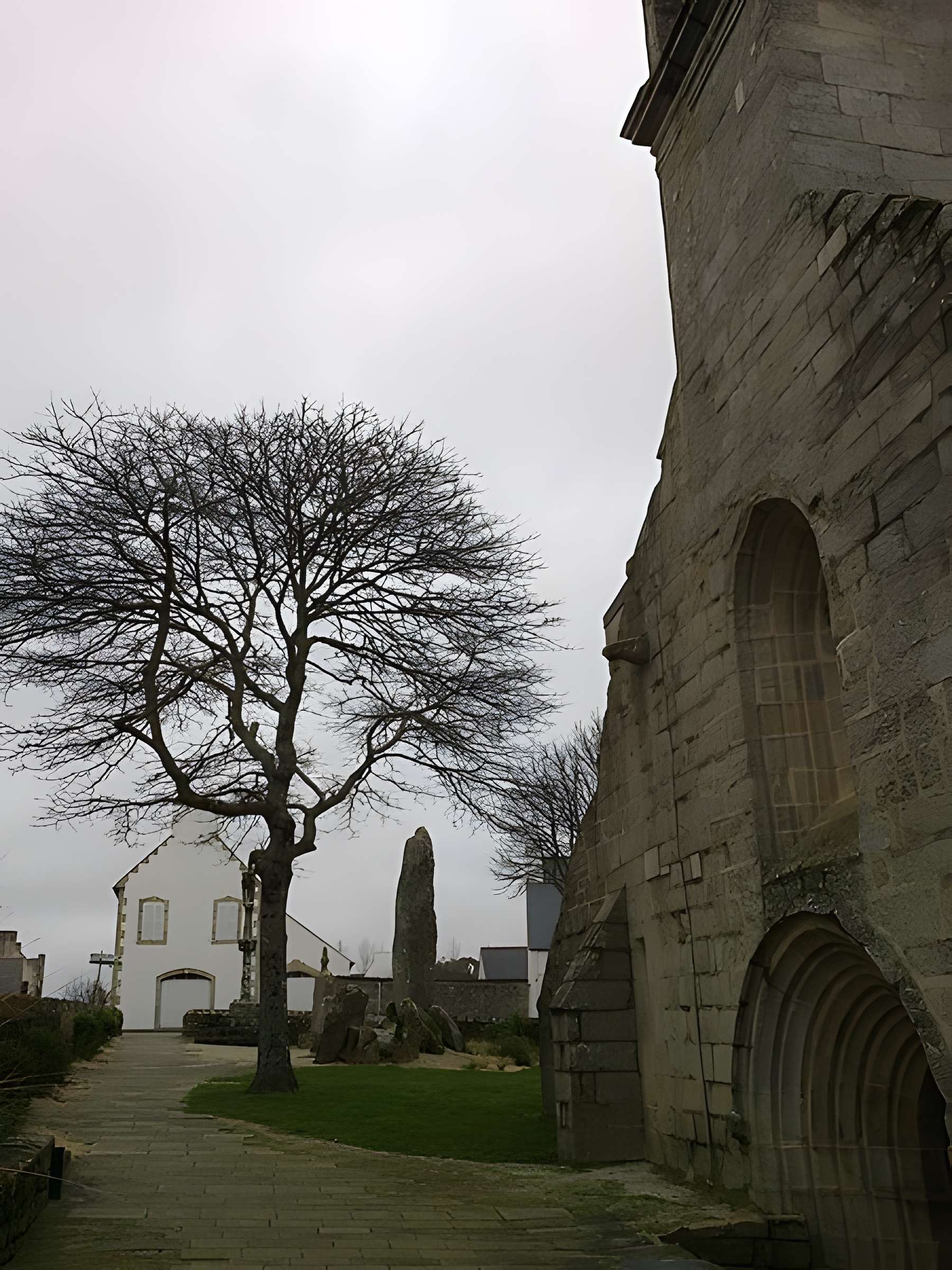 Église Saint-Demet de Plozévet