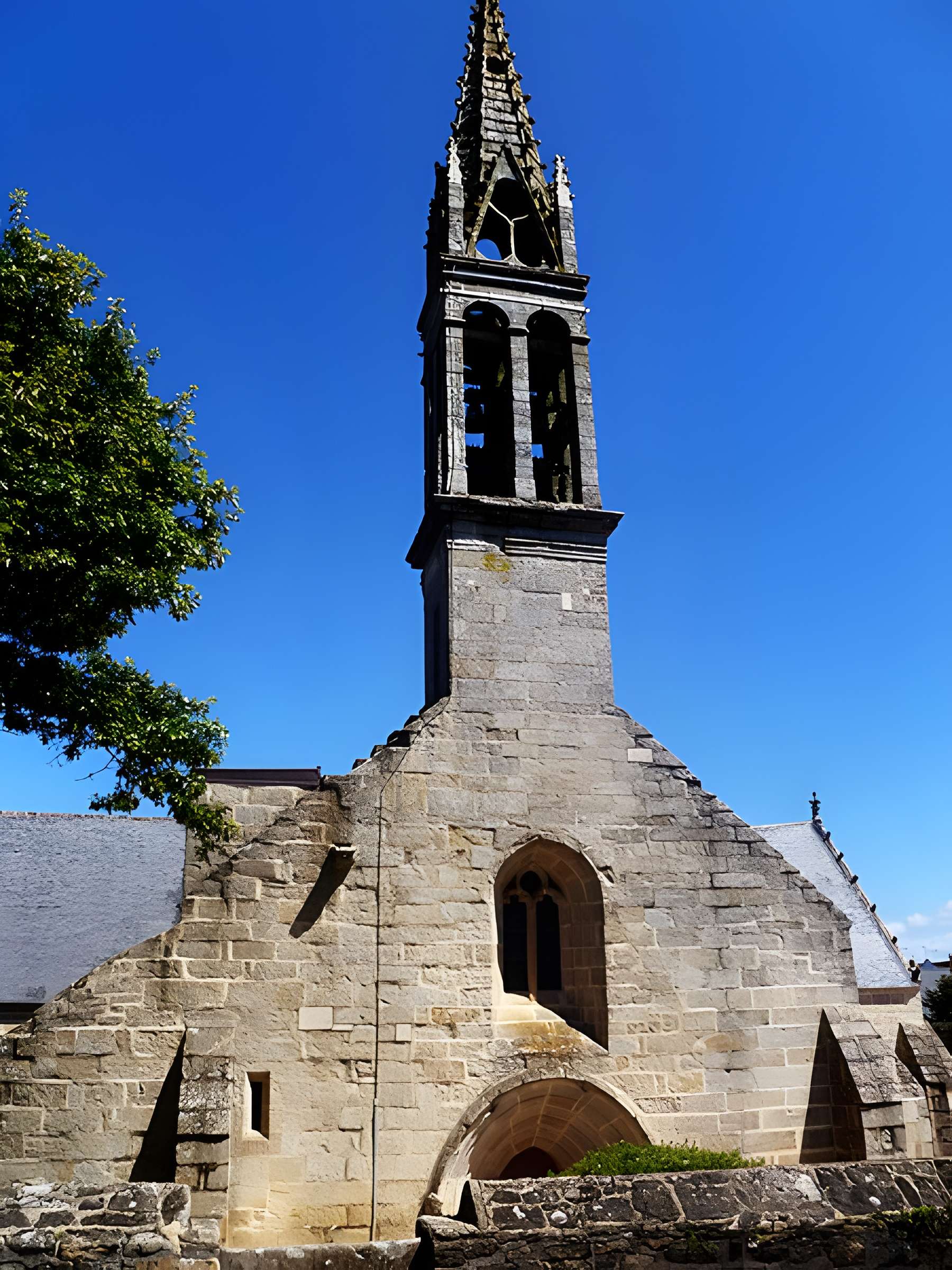 Église Saint-Demet de Plozévet