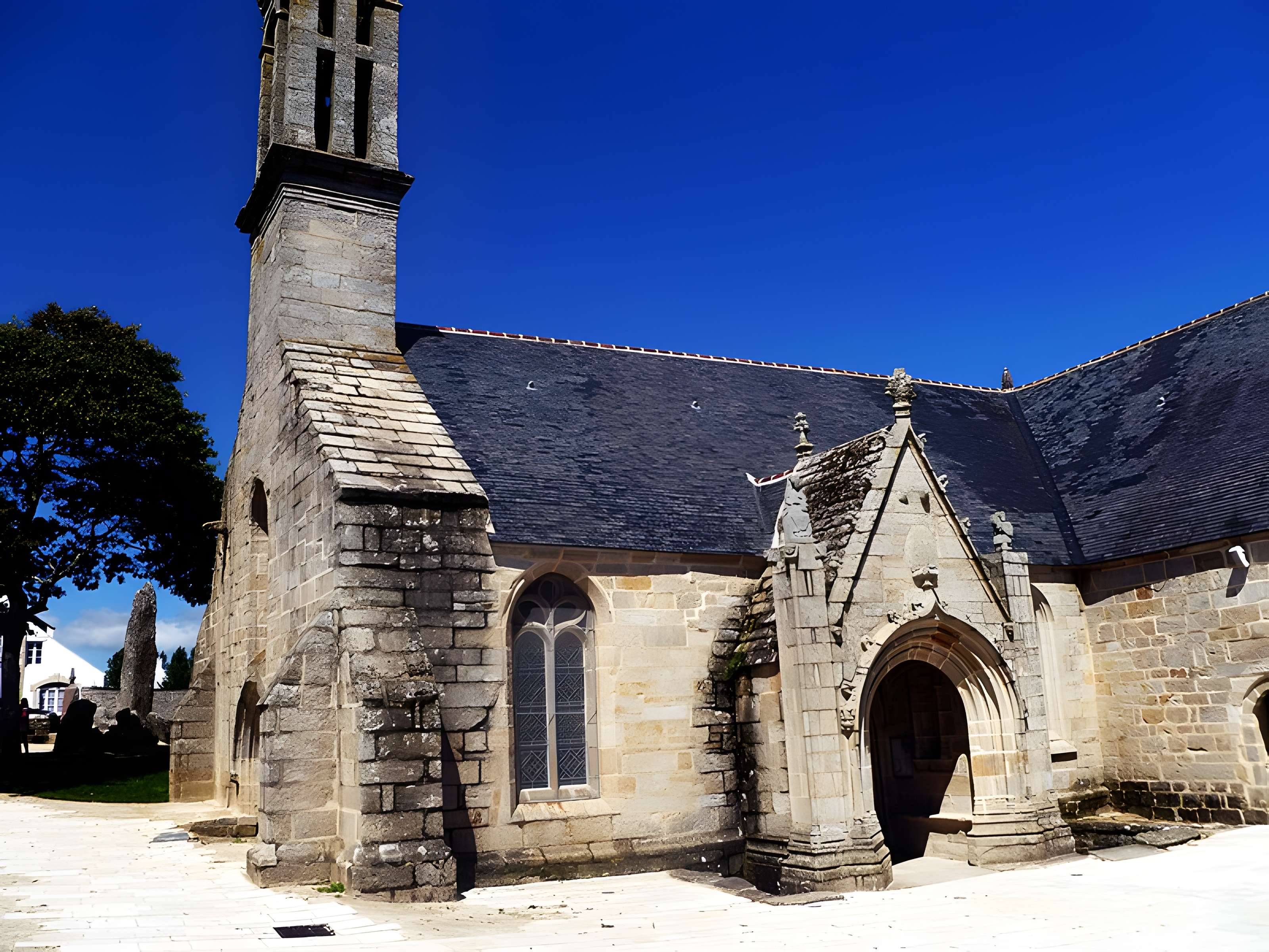 Église Saint-Demet de Plozévet