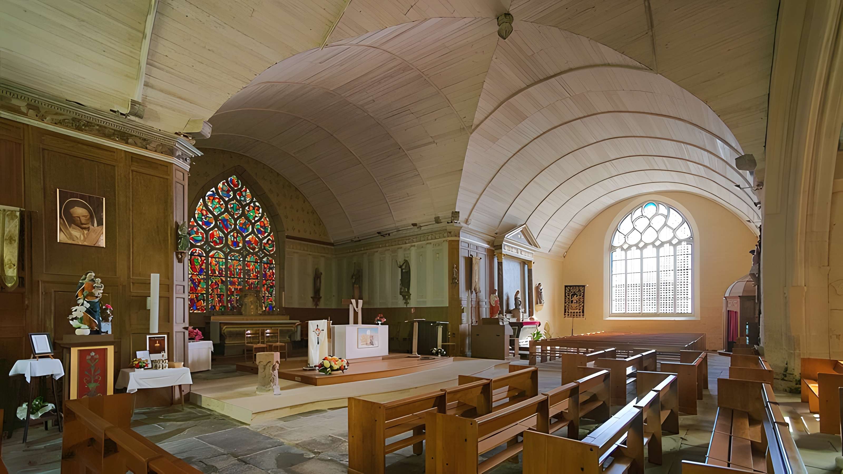 Église Saint-Demet de Plozévet