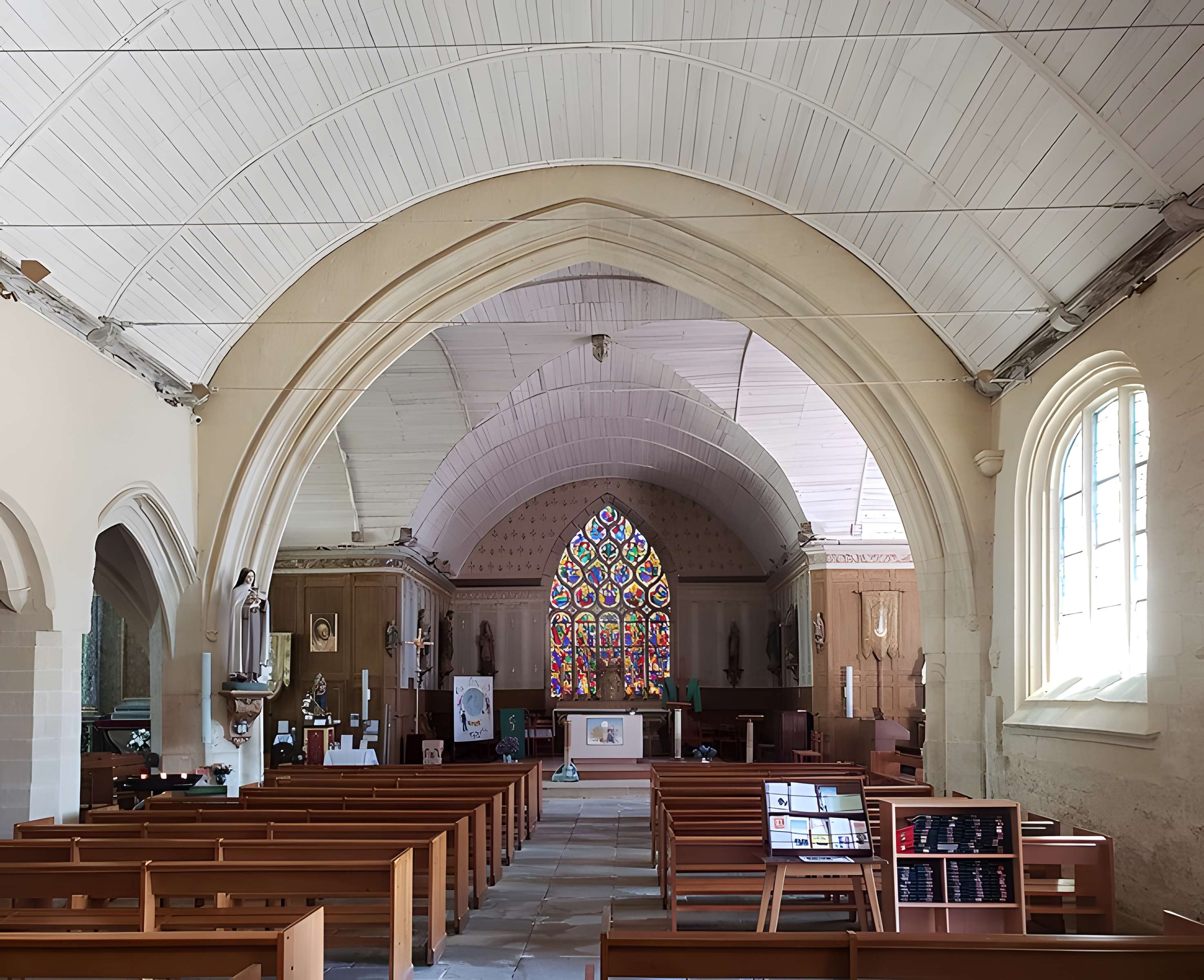 Église Saint-Demet de Plozévet