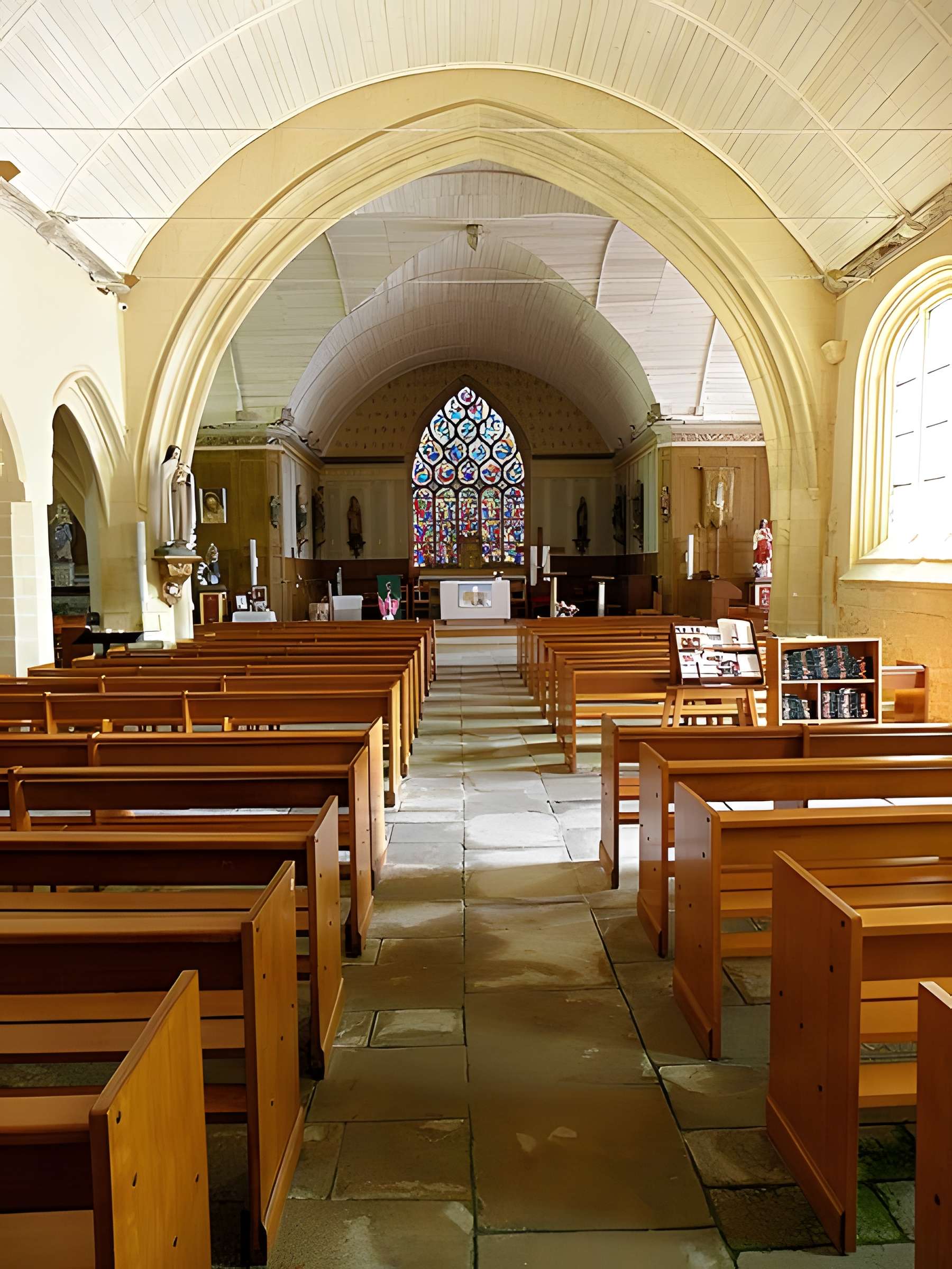 Église Saint-Demet de Plozévet