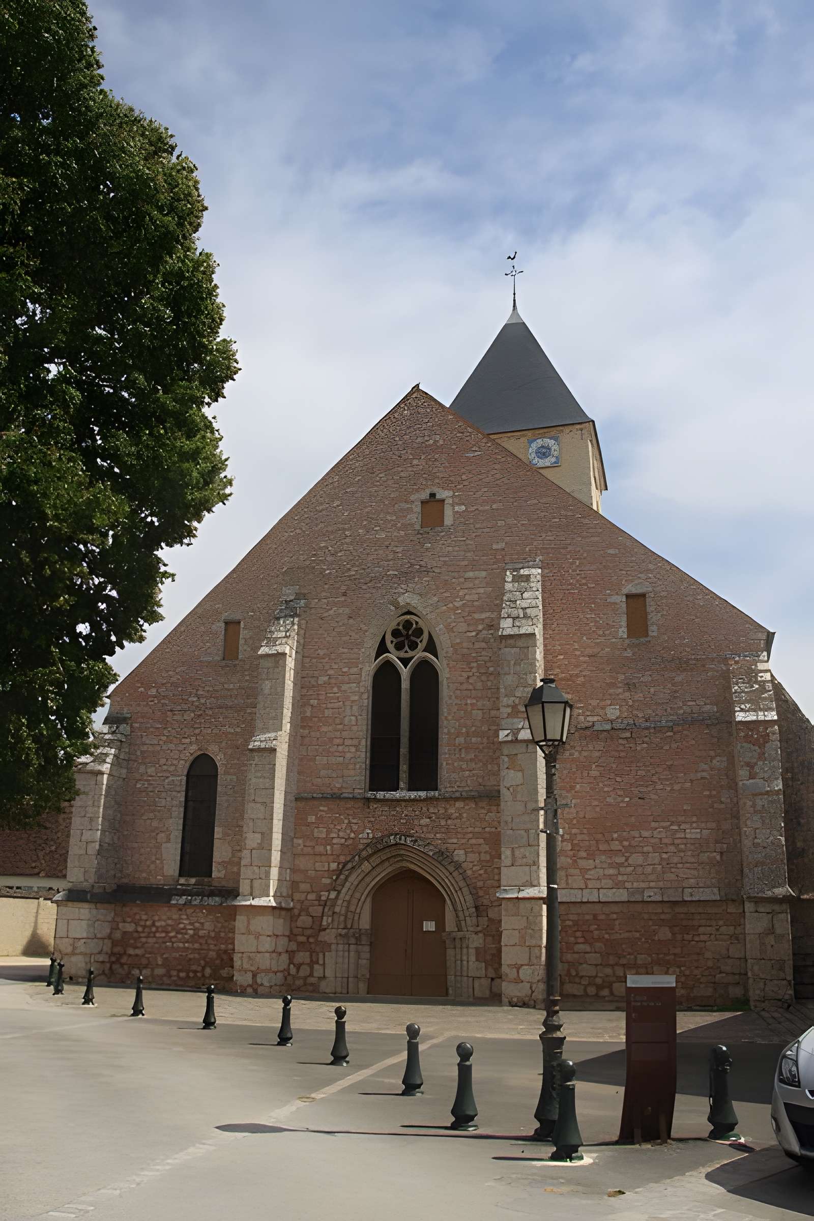 Église Saint-Denis de Beton-Bazoches