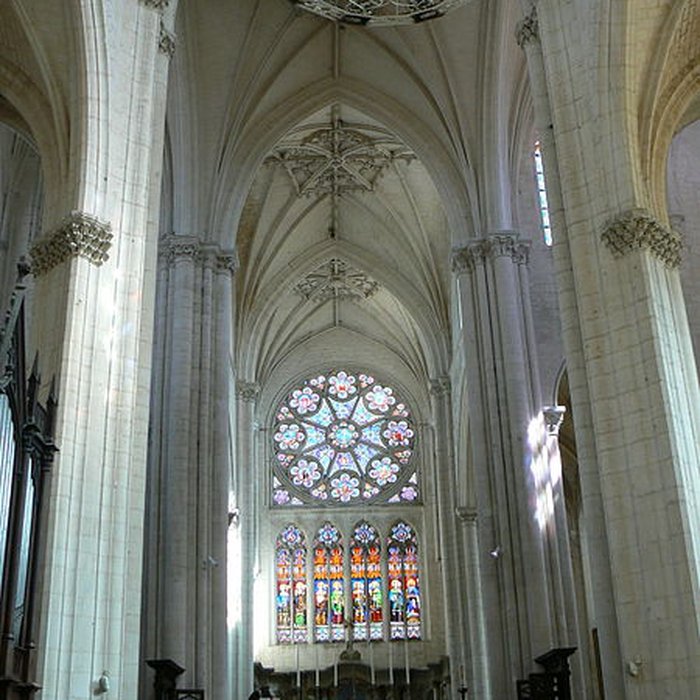 Photo de Ancienne abbaye, actuellement Caserne Canclaux