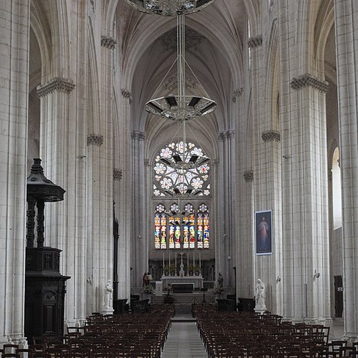 Photo de Ancienne abbaye, actuellement Caserne Canclaux
