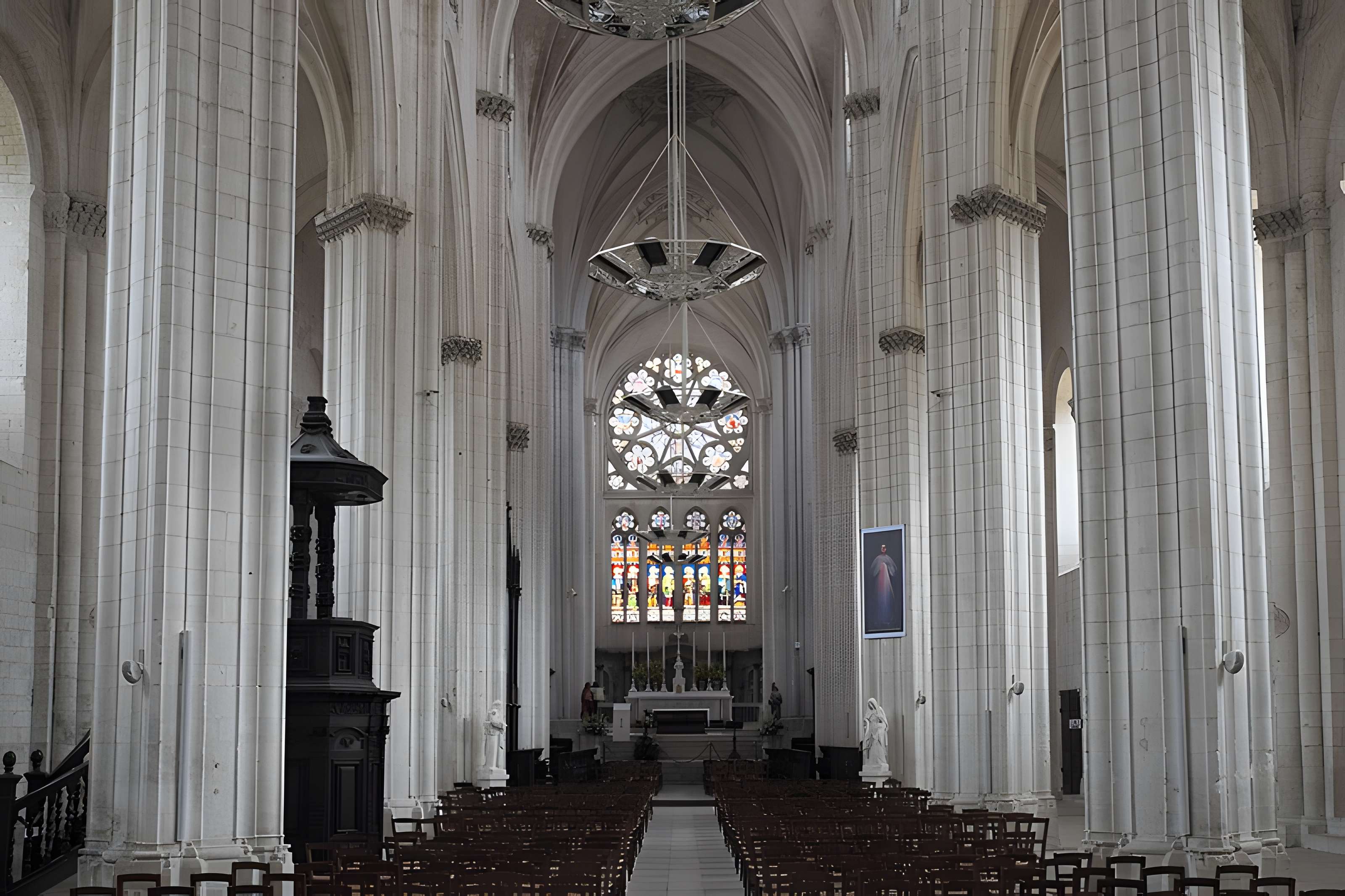 Ancienne abbaye, actuellement Caserne Canclaux