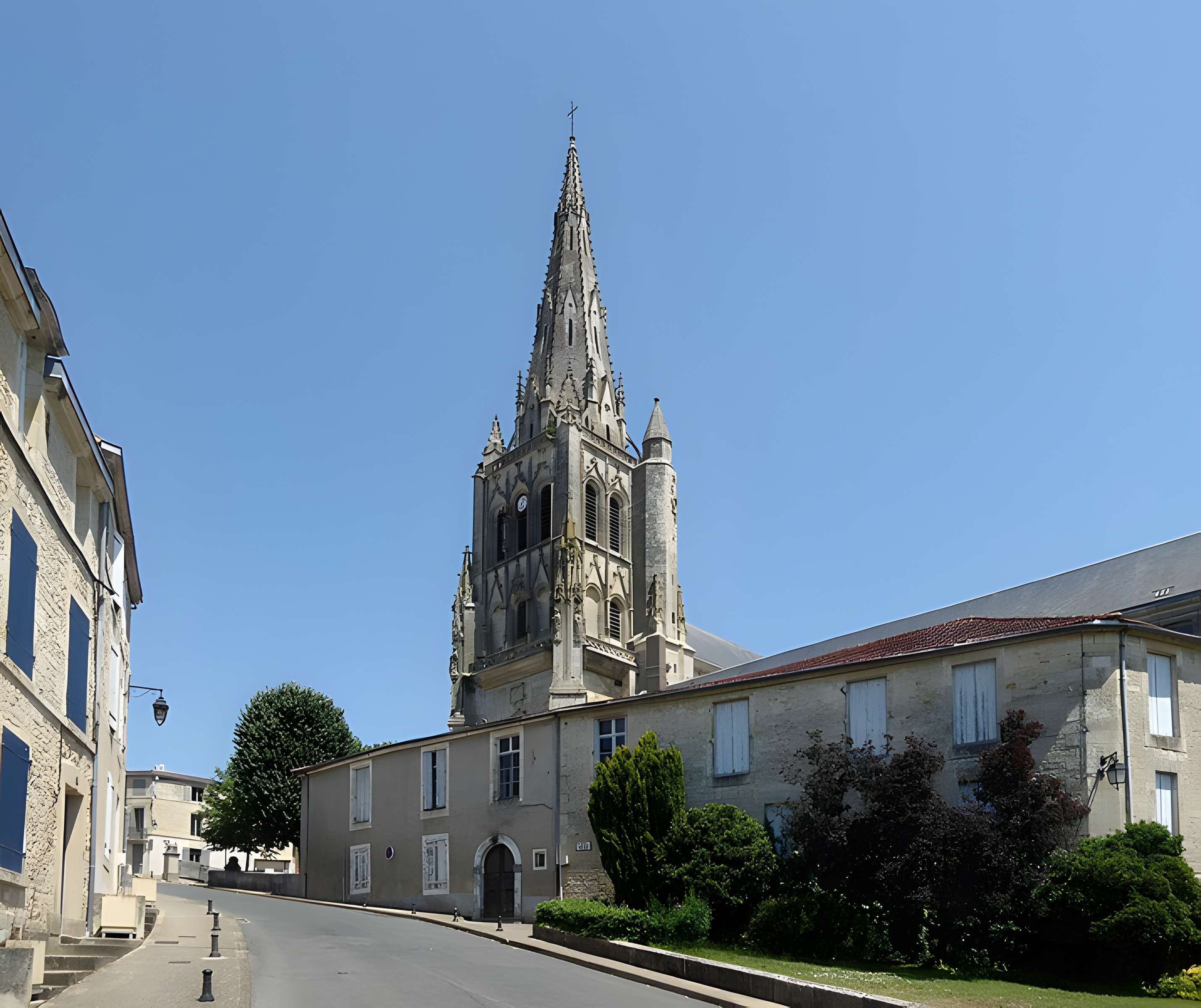 Ancienne abbaye, actuellement Caserne Canclaux