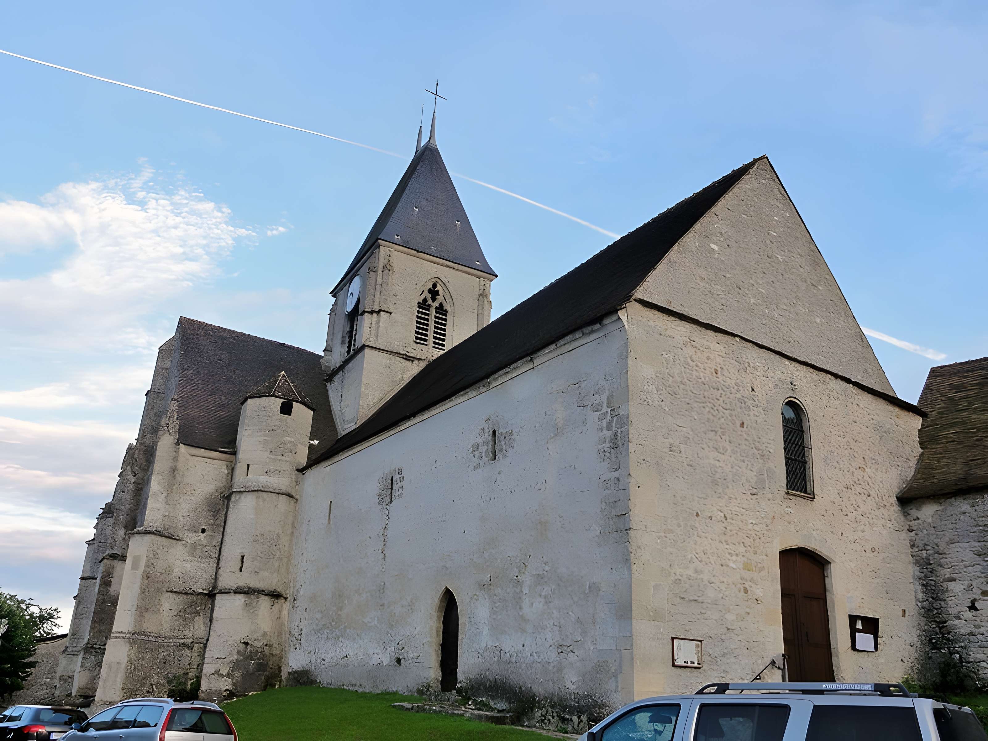 Église Saint-Denis de Chérence et croix 