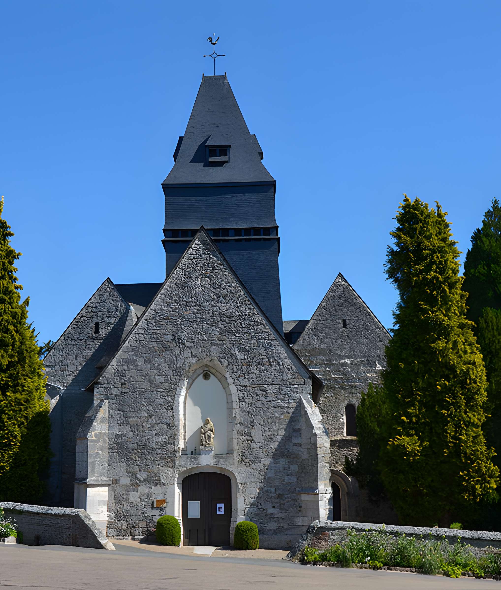 Église Saint-Denis de Lyons-la-Forêt