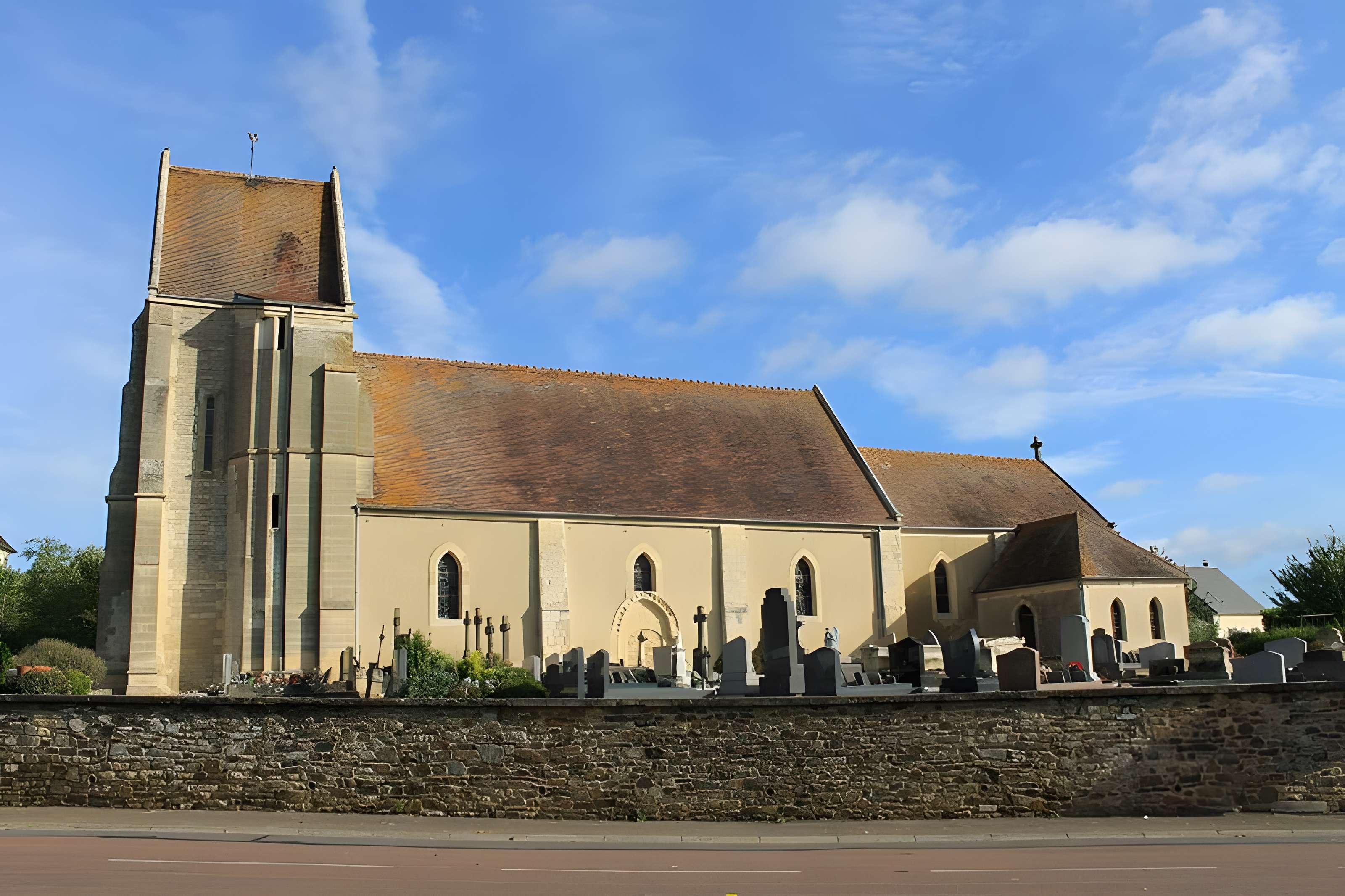 Église Saint-Denis de Mondrainville 