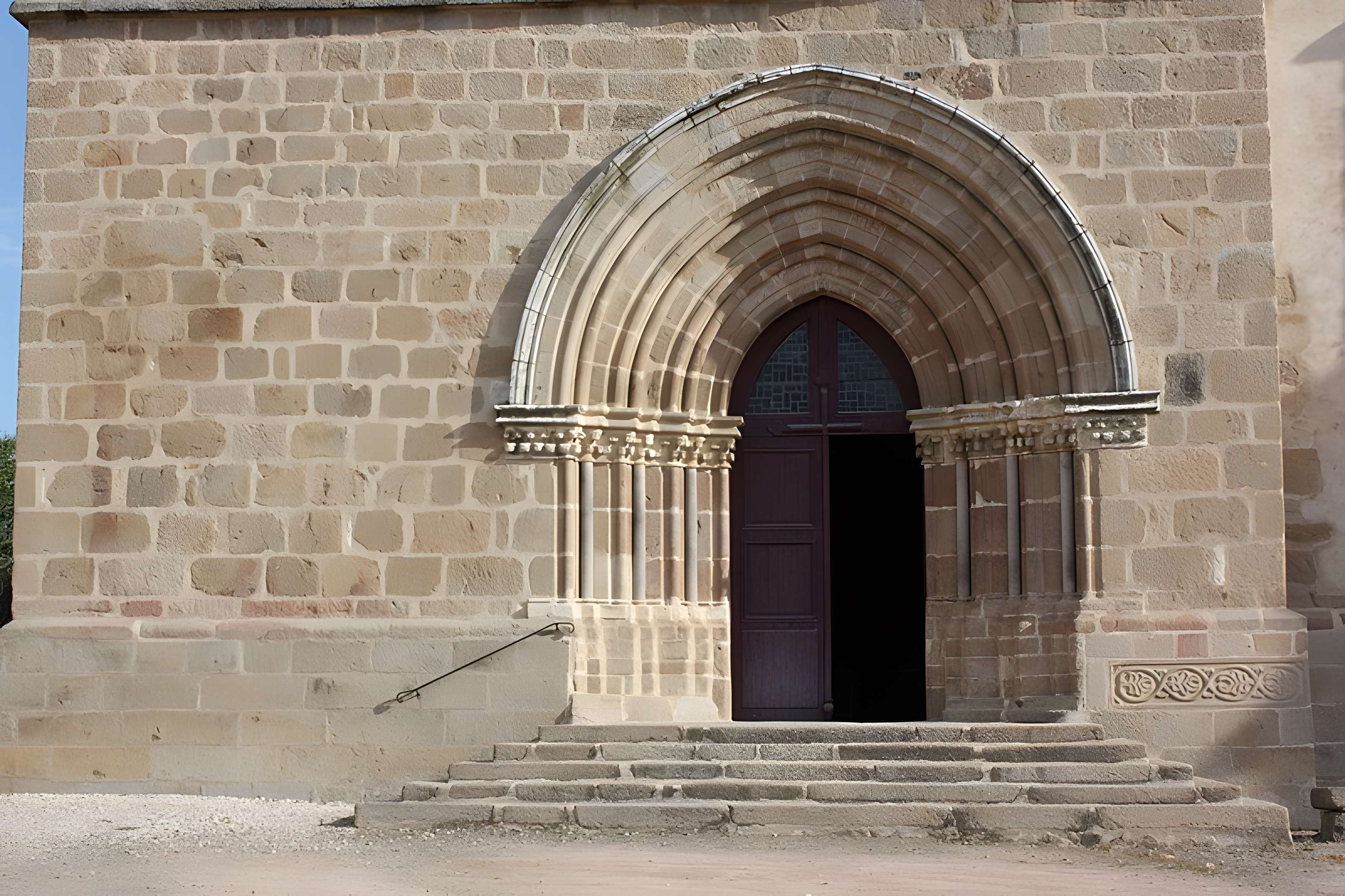 Église Saint-Denis de Saint-Denis-de-Jouhet