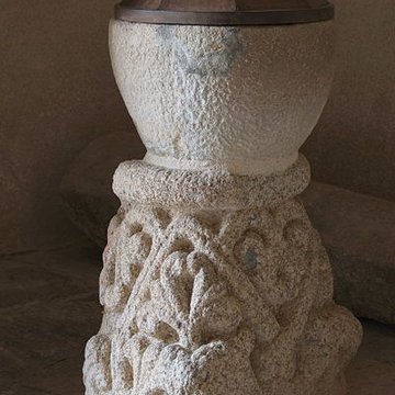 Église Saint-Denis de Saint-Denis-des-Murs et croix