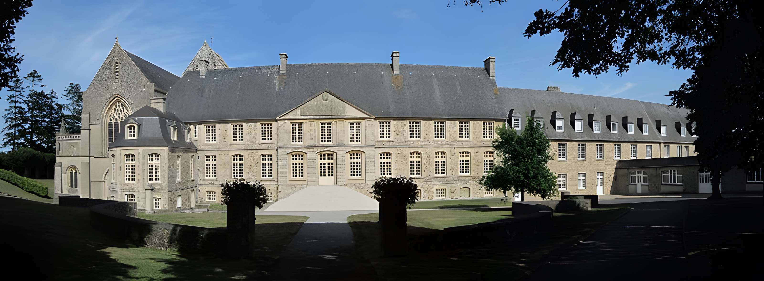 Abbaye de Saint-Sauveur-le-Vicomte