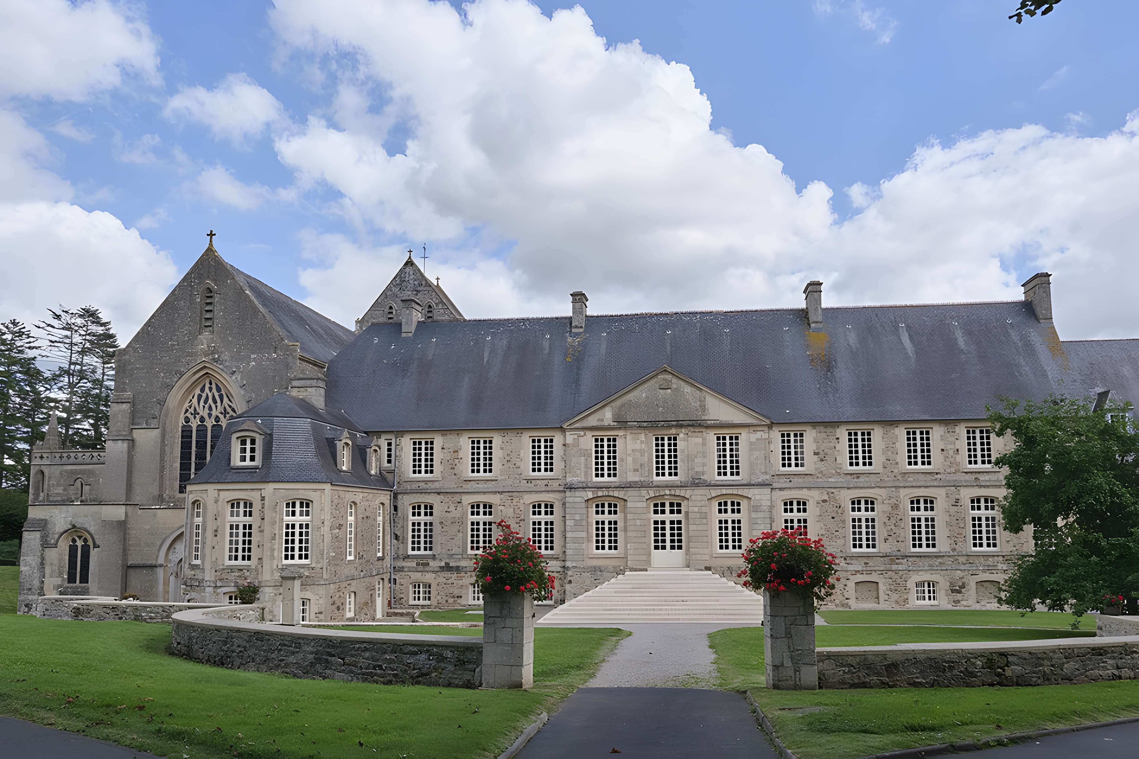 Abbaye de Saint-Sauveur-le-Vicomte