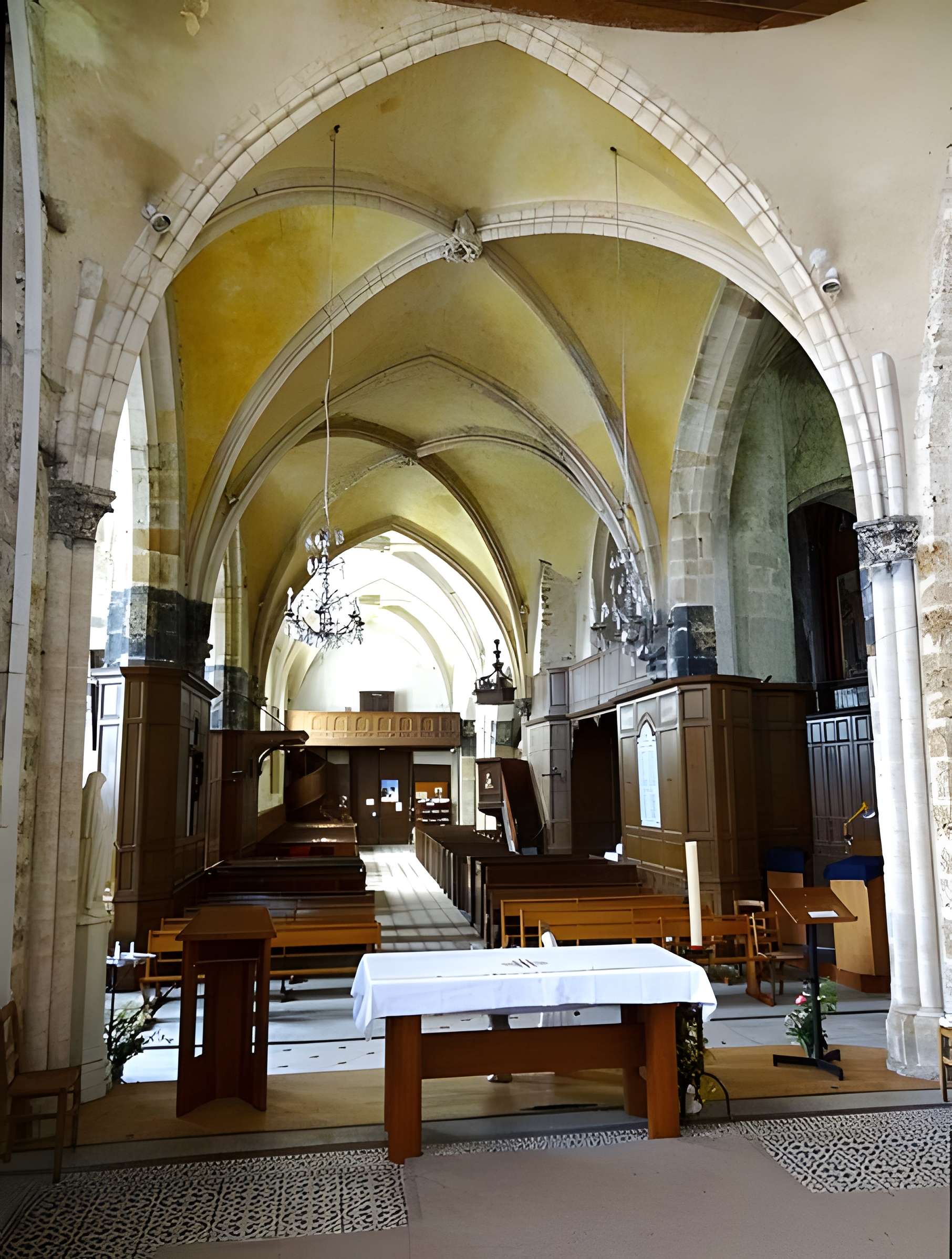 Église Saint-Didier de Bruyères-le-Châtel