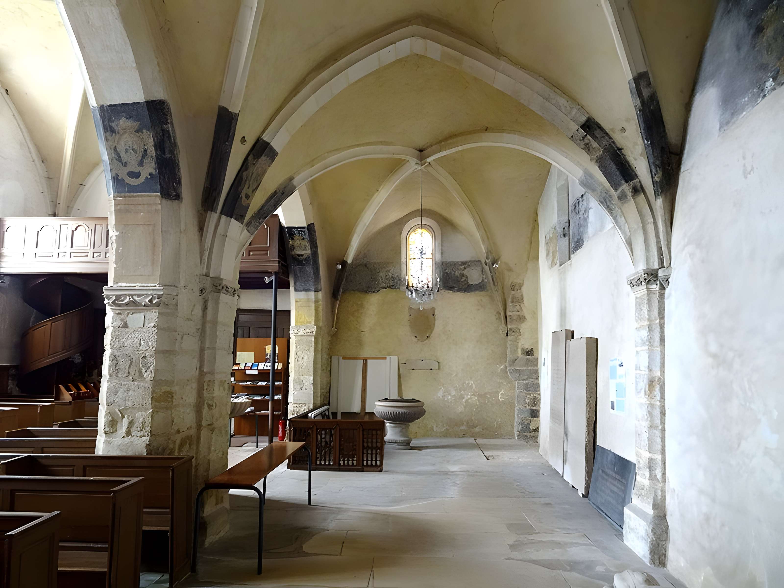 Église Saint-Didier de Bruyères-le-Châtel