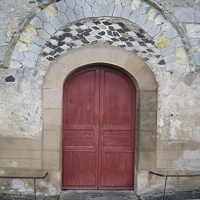 Photo de Église Saint-Domnin de Saint-Denis-Combarnazat