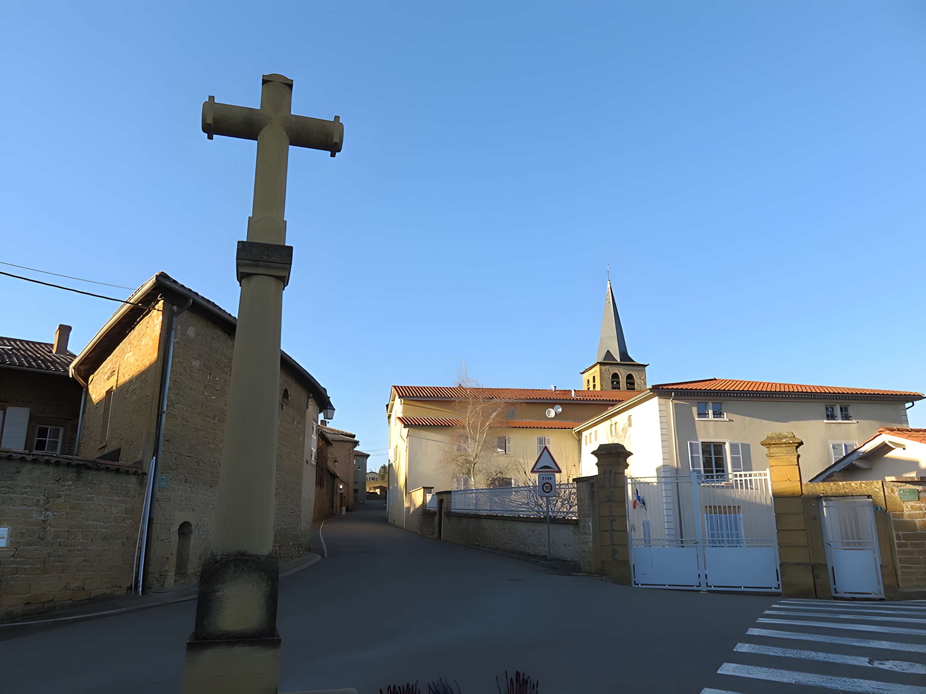 Église Saint-Dutrille de Frontenas