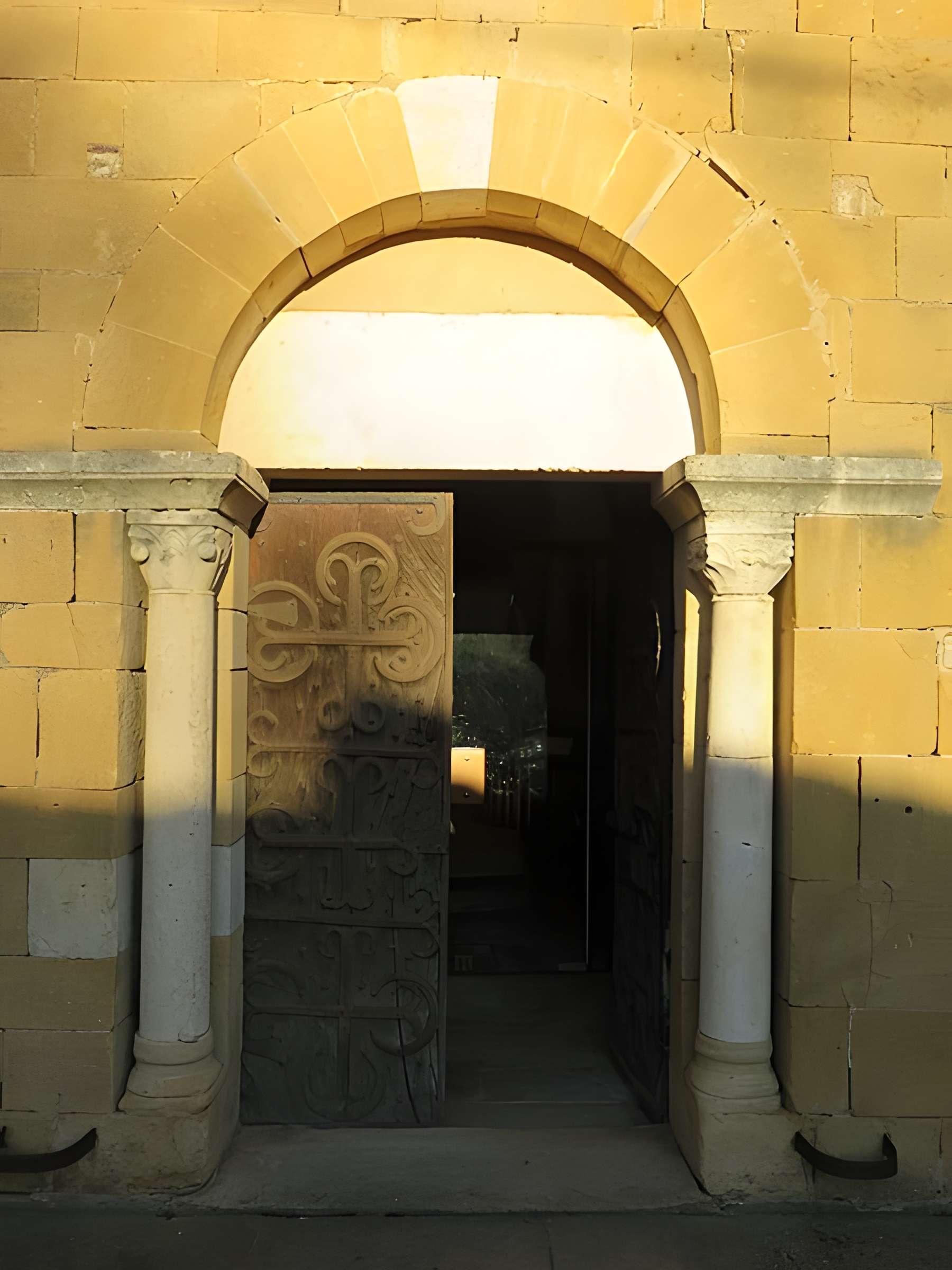 Église Saint-Dutrille de Frontenas