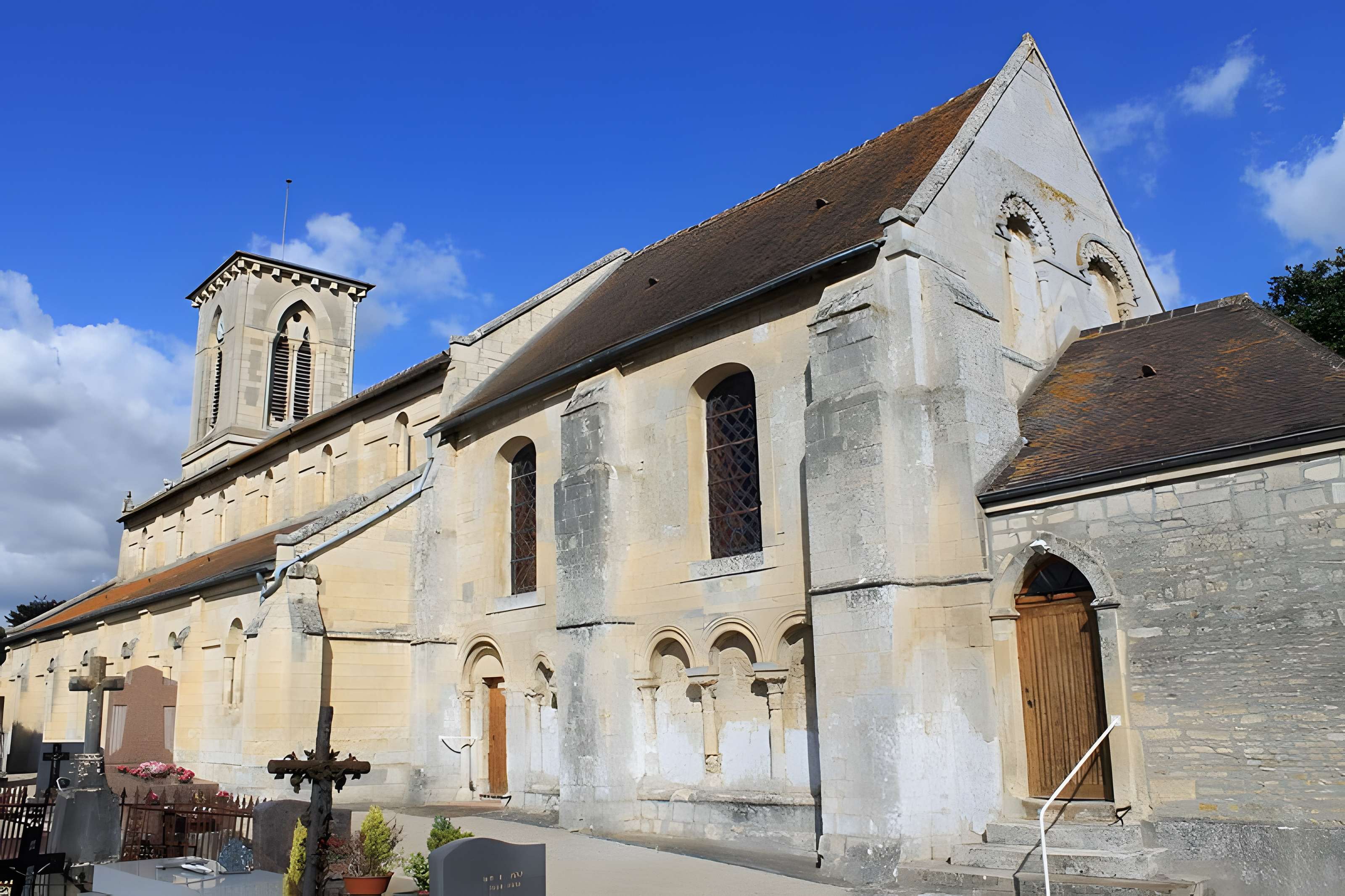 Église Sainte-Anne de Moult 