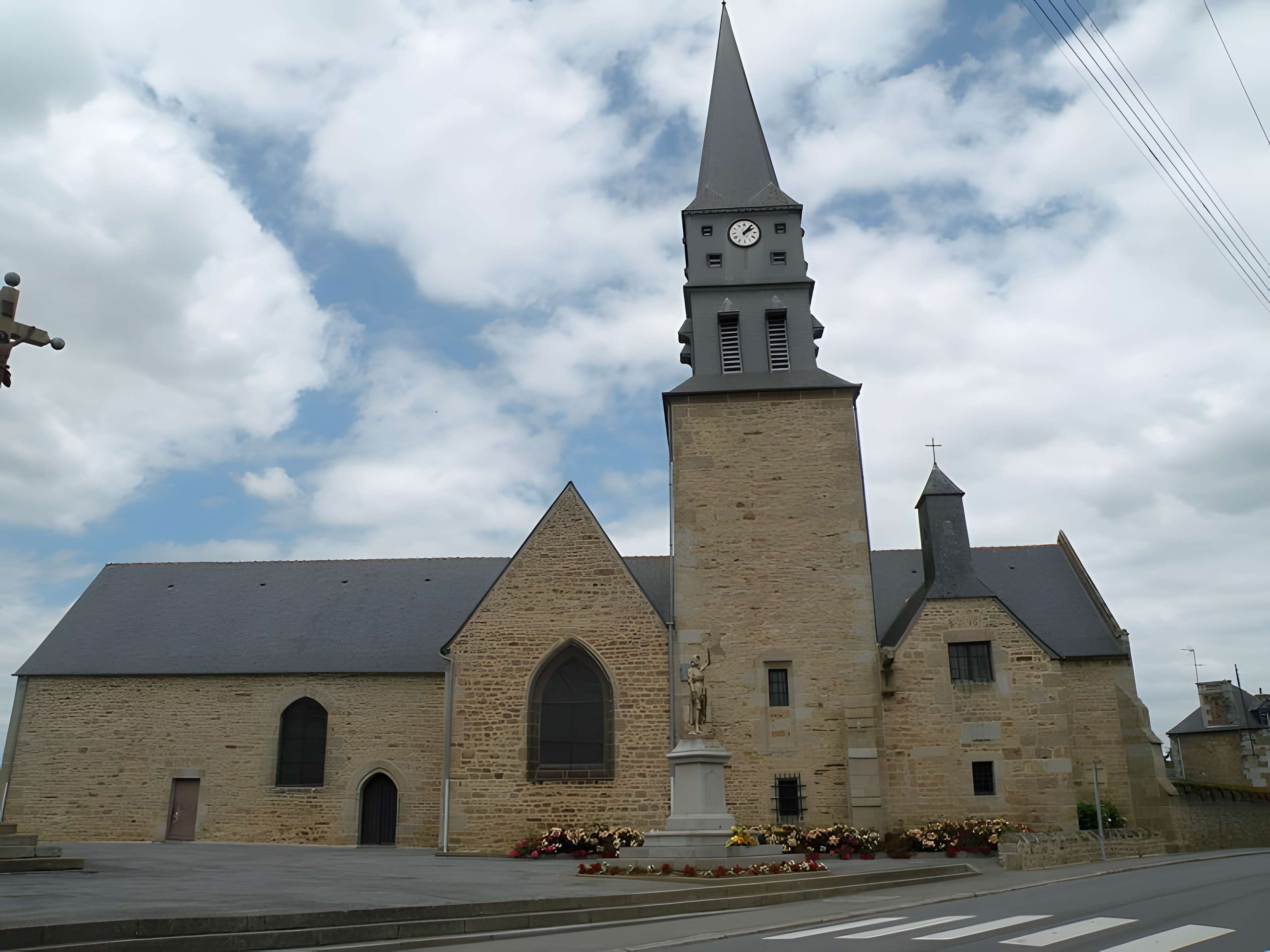 Église Sainte-Anne de Romagné 