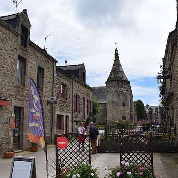 Eglise Saint-Jean-Baptiste, dite aussi Sainte-Anne
