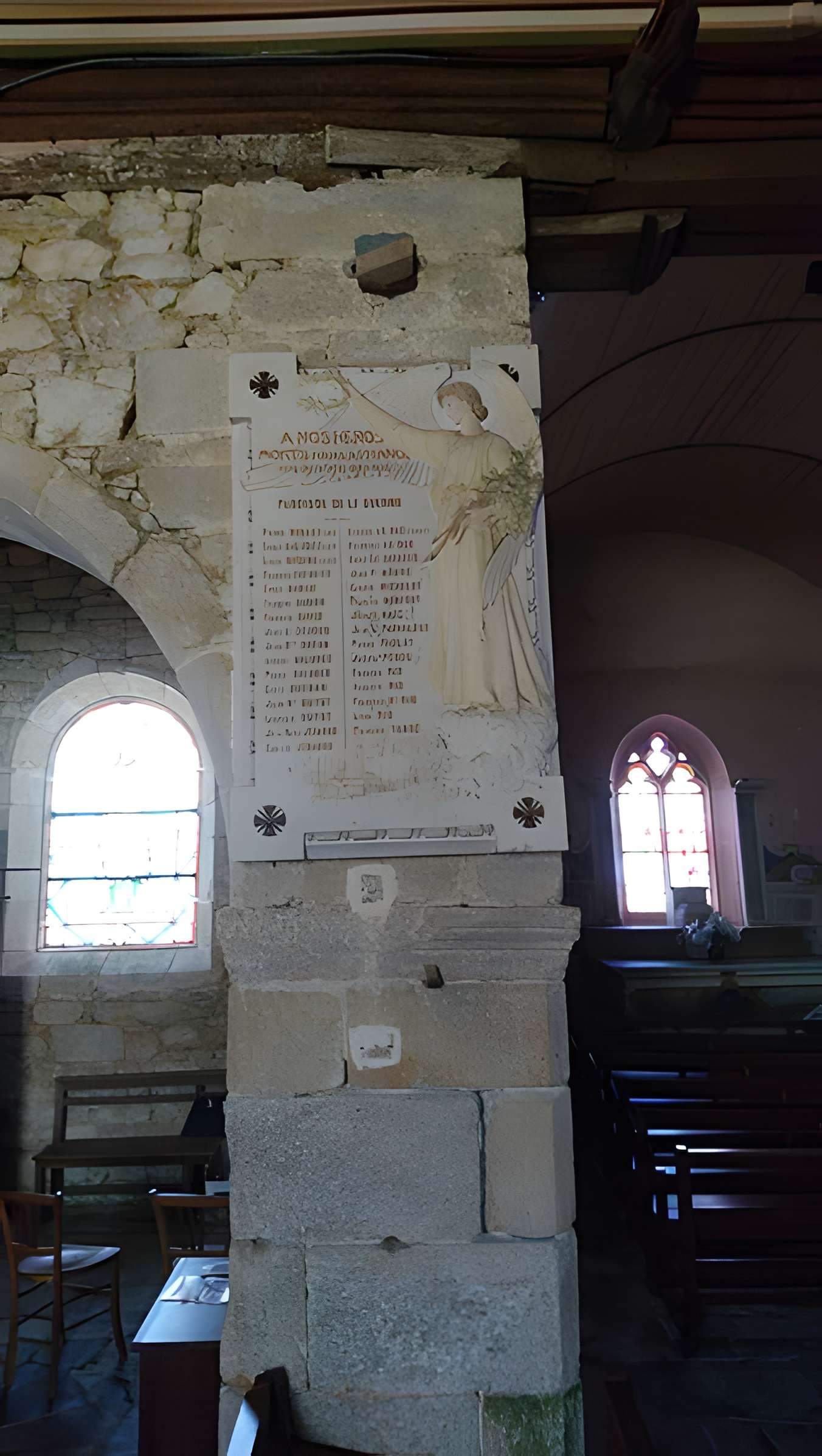 Eglise Saint-Jean-Baptiste, dite aussi Sainte-Anne