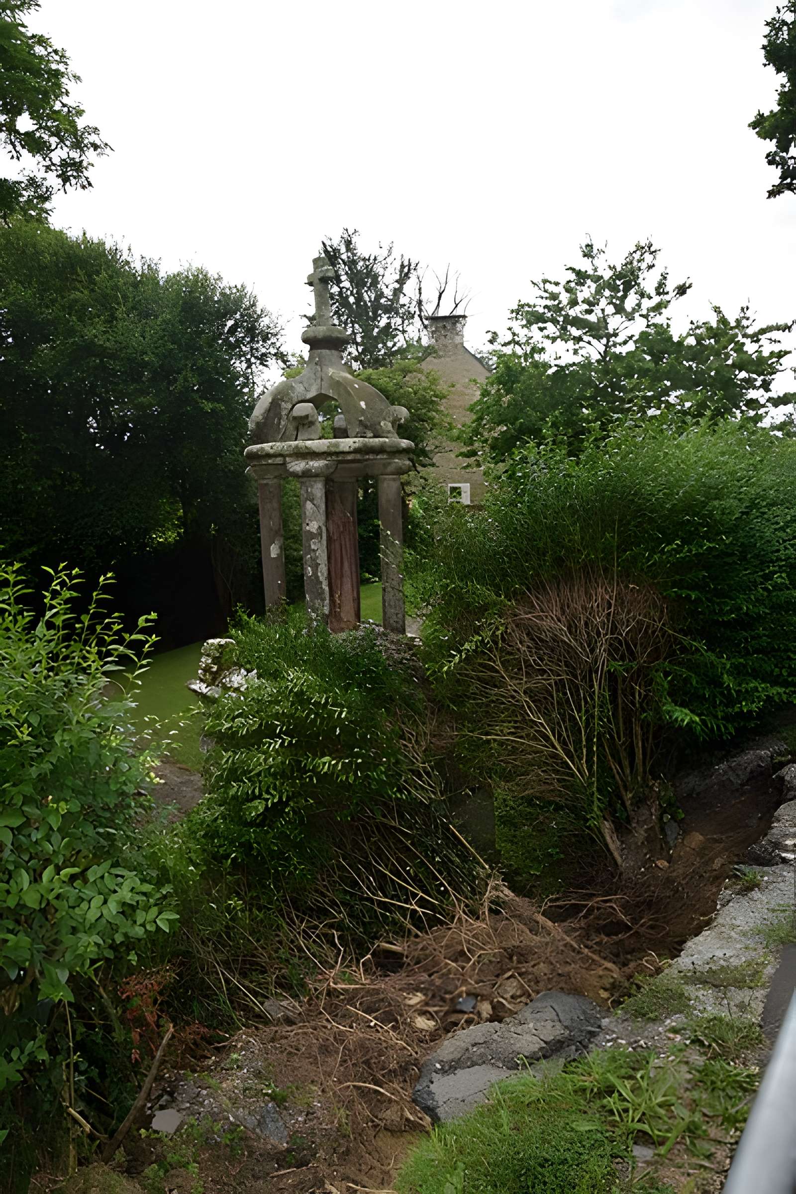 Eglise Saint-Jean-Baptiste, dite aussi Sainte-Anne
