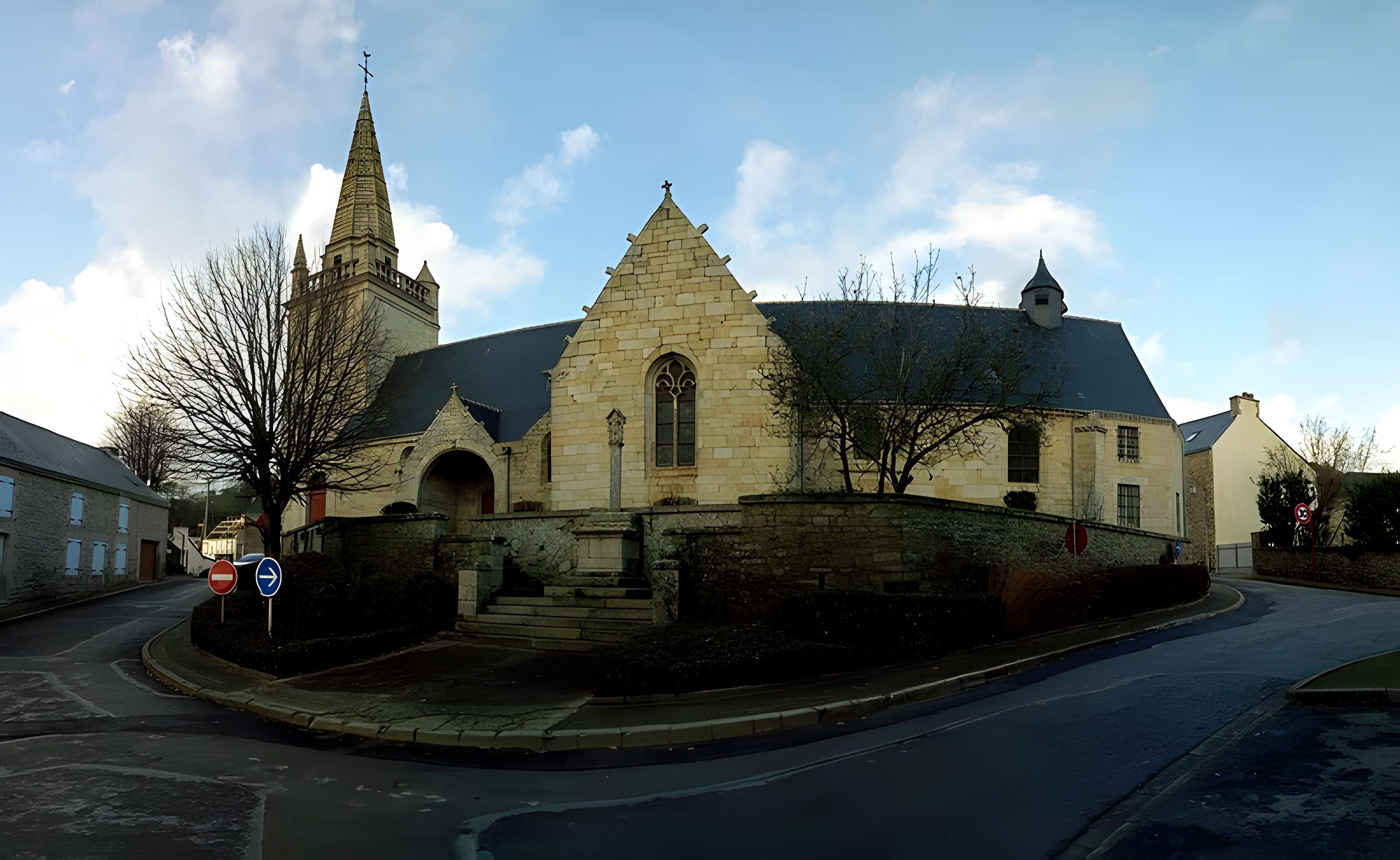 Église Sainte-Barbe de Moustoir-Ac