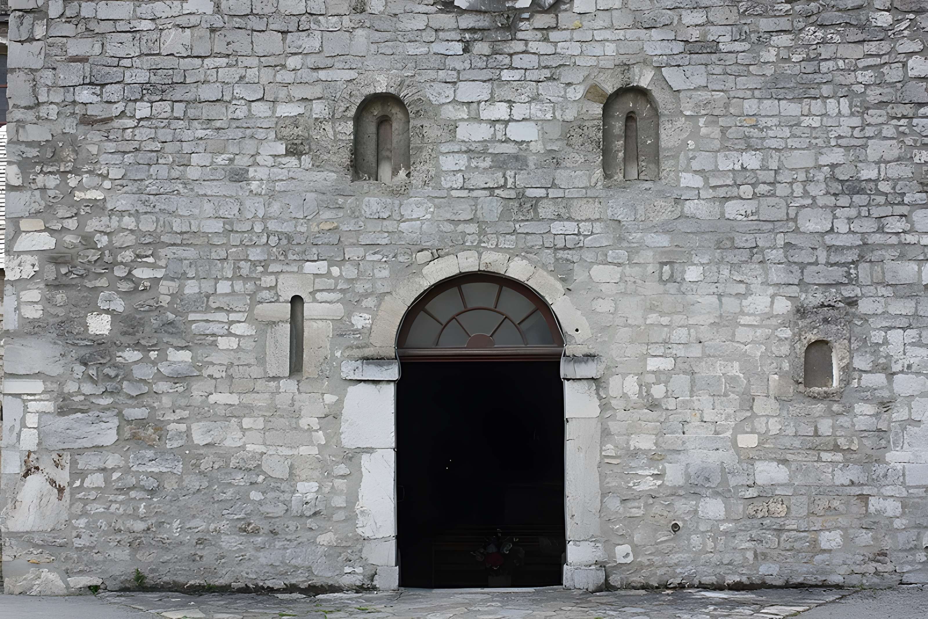 Église Saint-Ebons de Sarrancolin