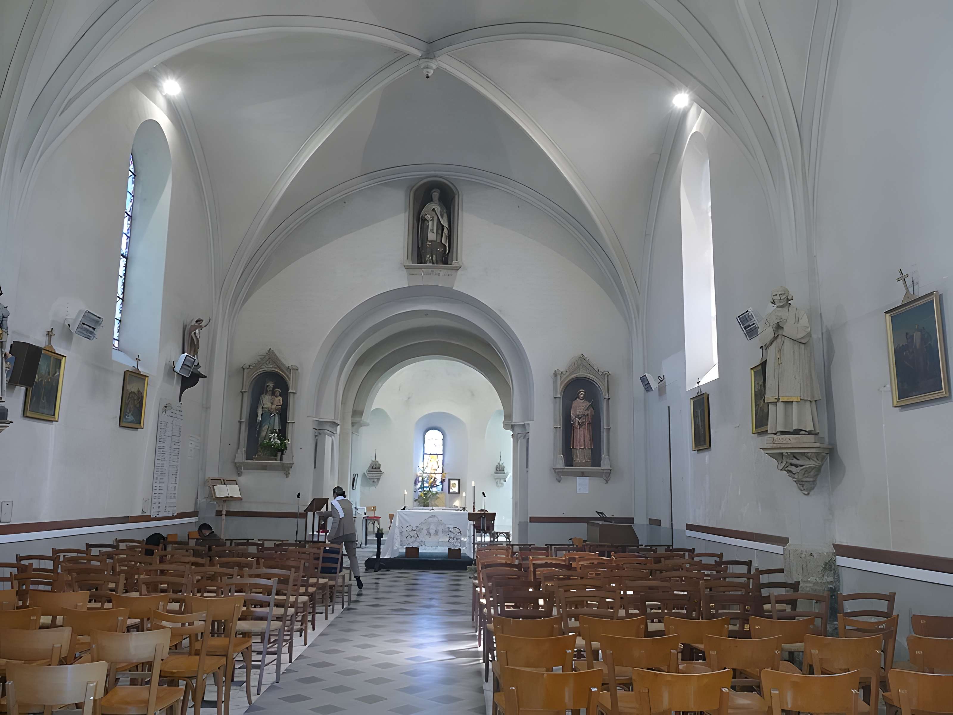 Église Sainte-Brigide d'Yèvre-la-Ville