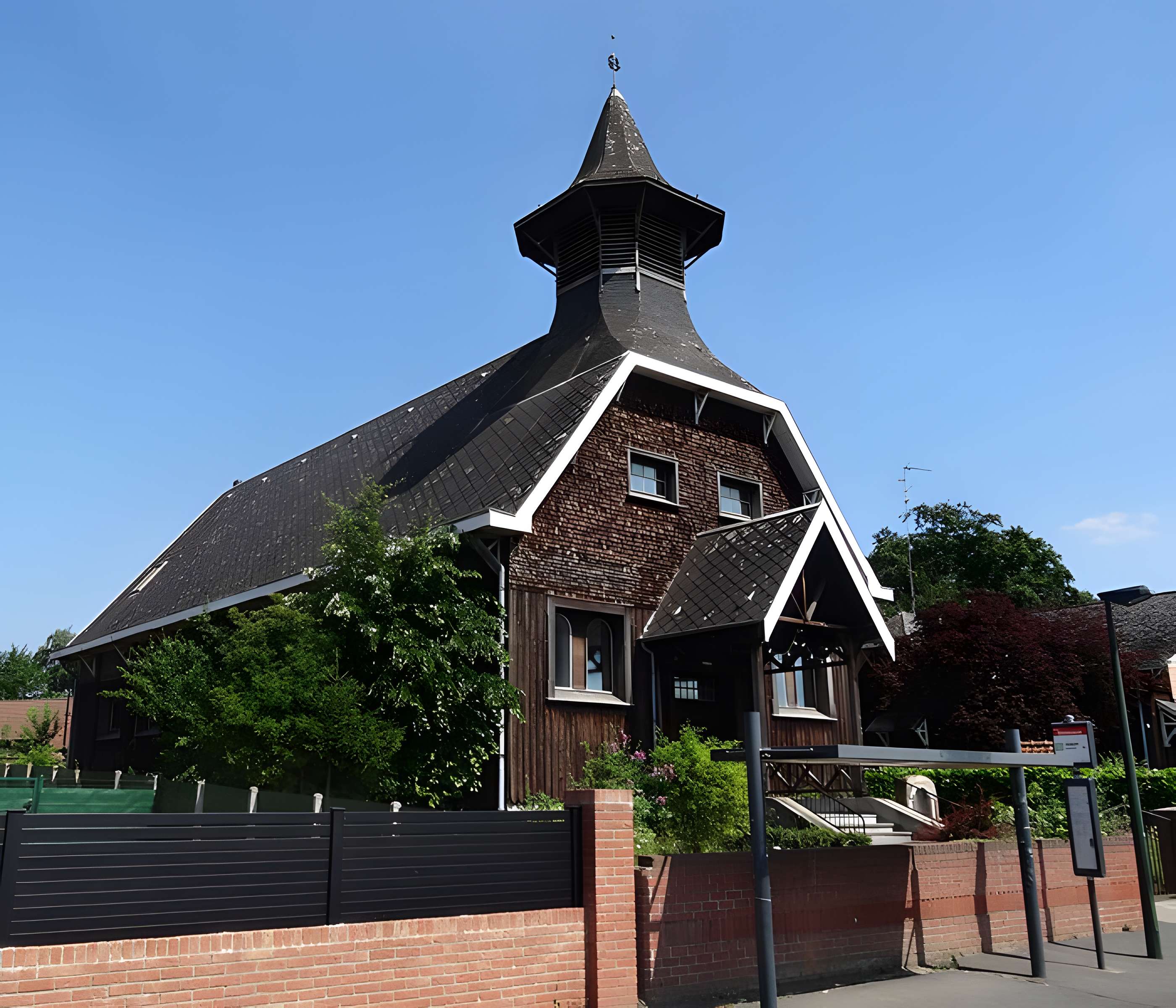 Église Sainte-Cécile de la cité du Pinson