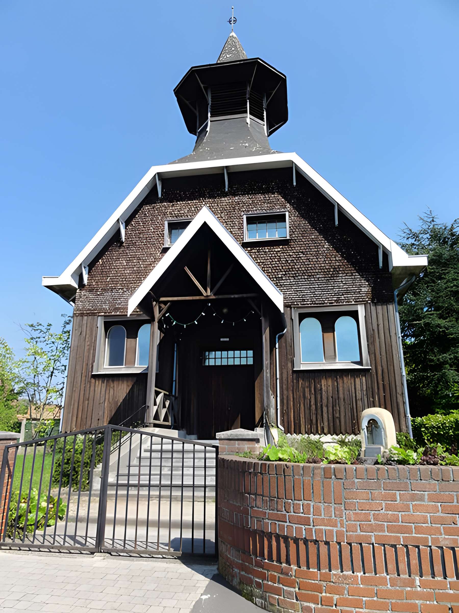 Église Sainte-Cécile de la cité du Pinson