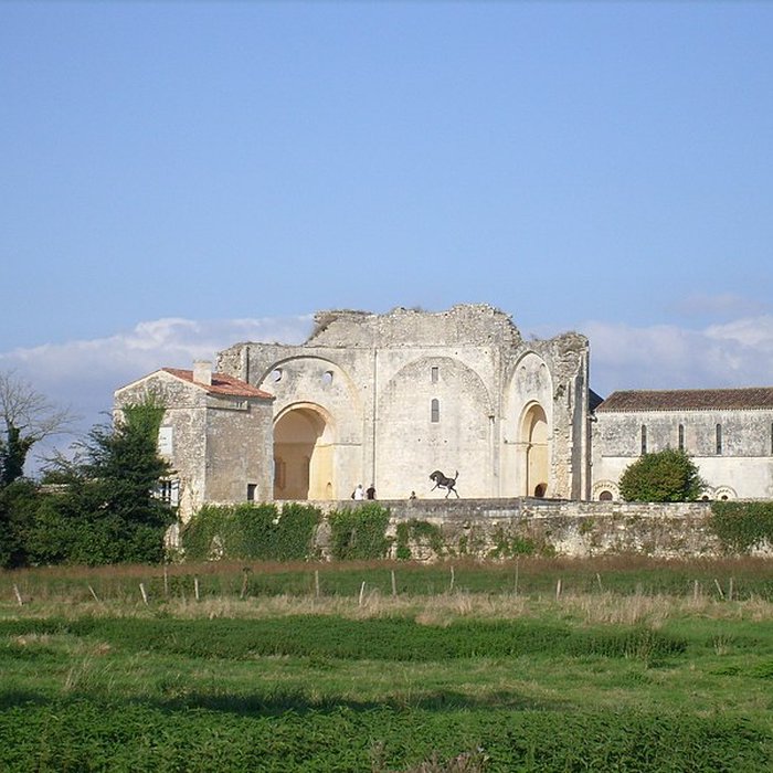 Photo de Prieuré ou Abbaye de Trizay en Charente-Maritime