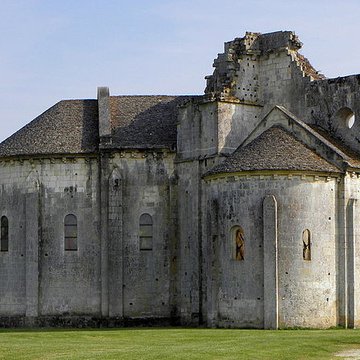 Prieuré ou Abbaye de Trizay en Charente-Maritime