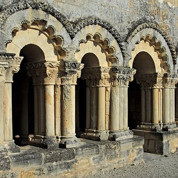 Prieuré ou Abbaye de Trizay en Charente-Maritime