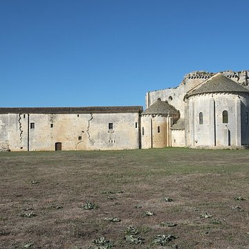 Prieuré ou Abbaye de Trizay en Charente-Maritime