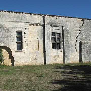 Prieuré ou Abbaye de Trizay en Charente-Maritime