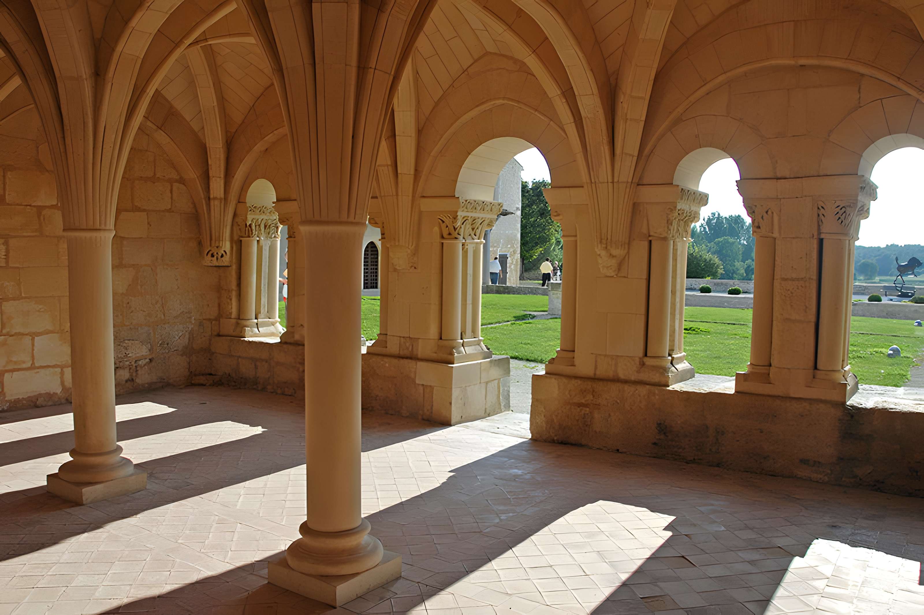 Prieuré ou Abbaye de Trizay en Charente-Maritime