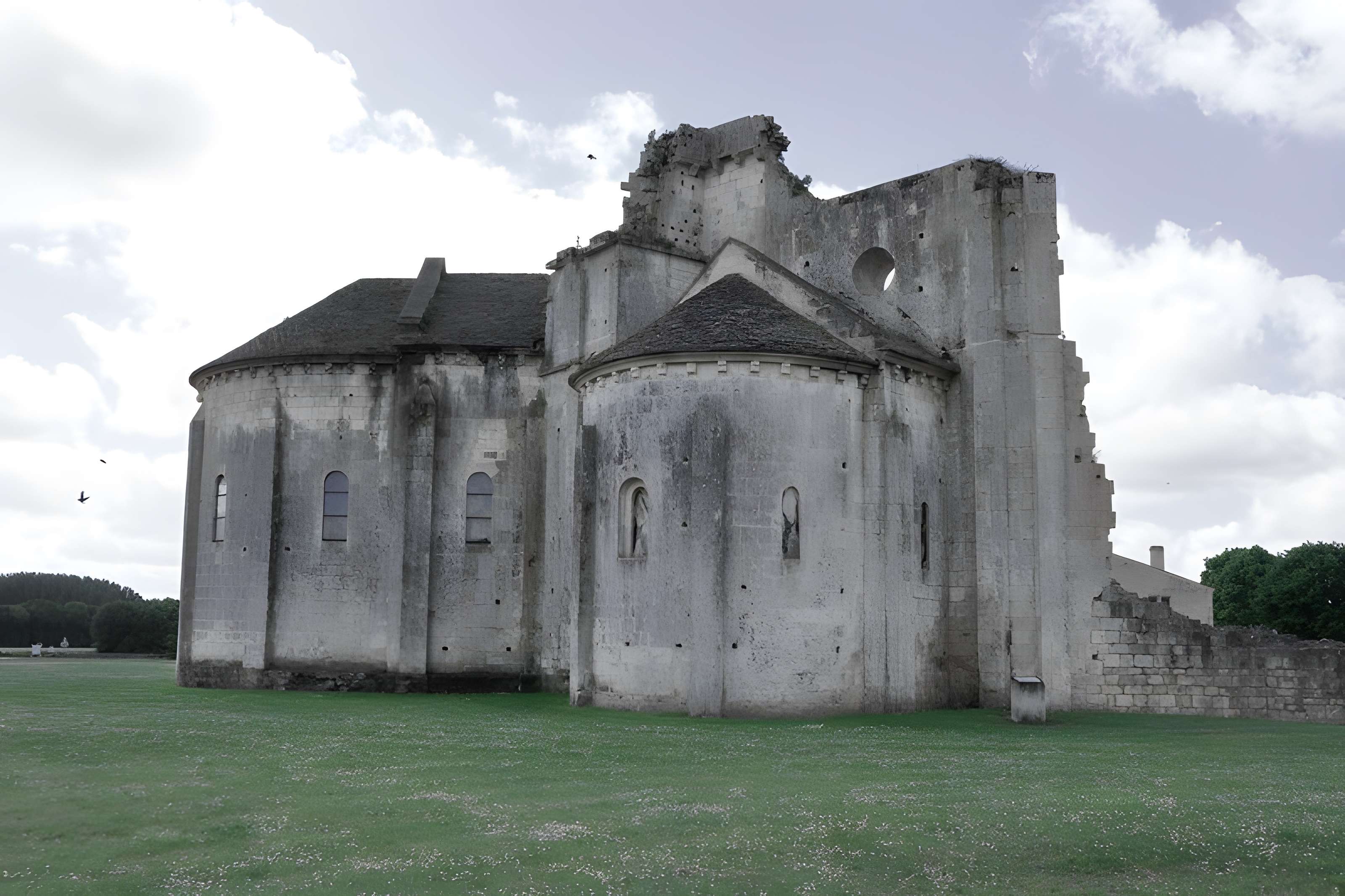 Prieuré ou Abbaye de Trizay en Charente-Maritime
