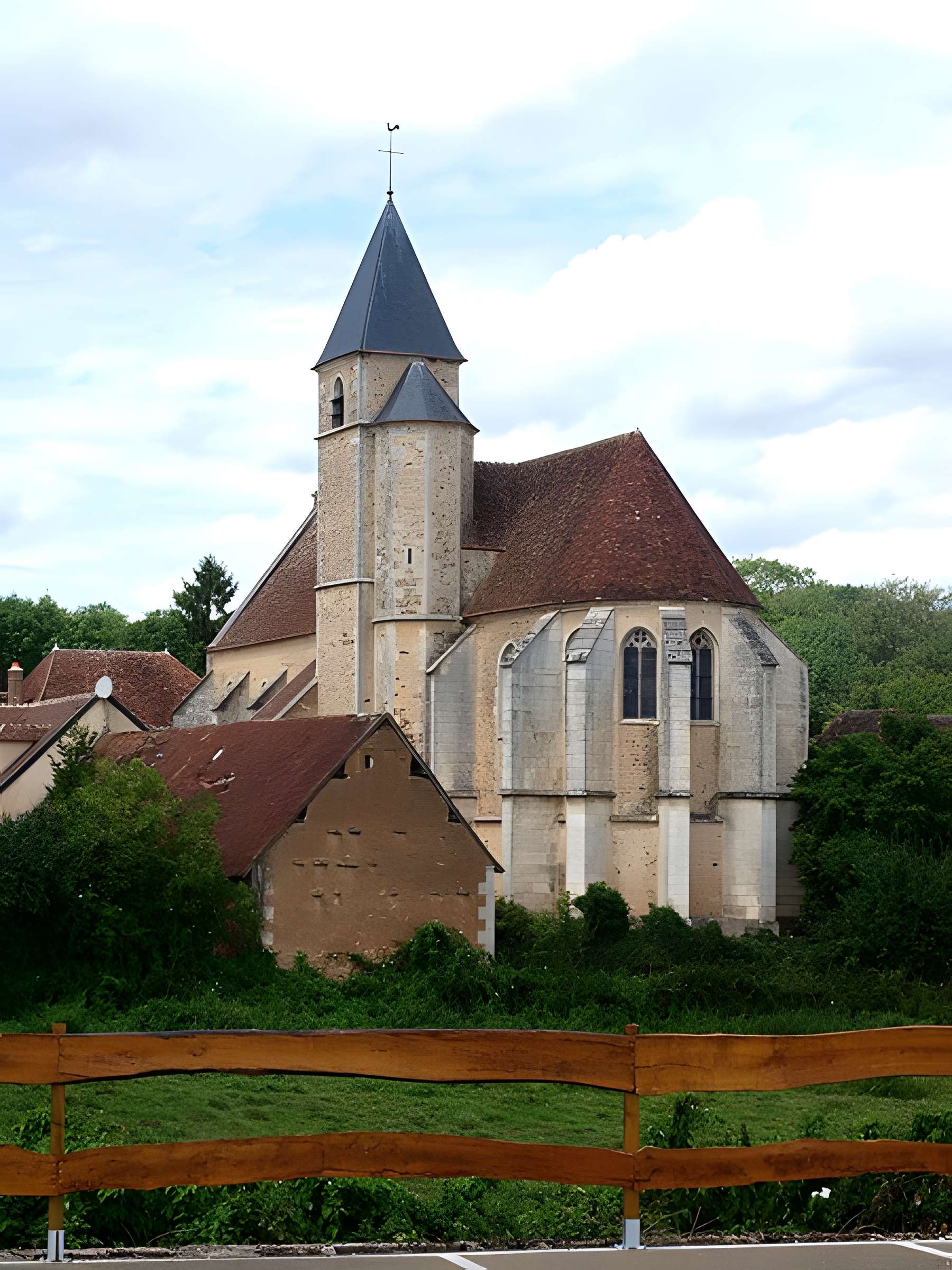 Église Sainte-Colombe de Sainte-Colombe-sur-Loing