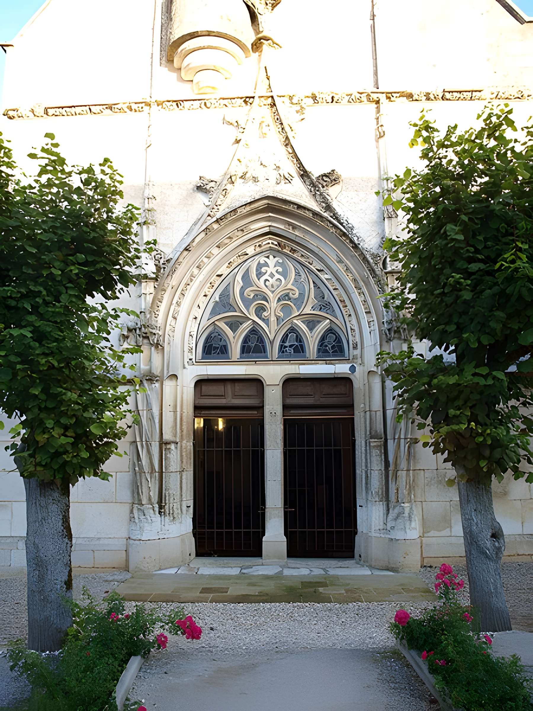 Église Sainte-Colombe de Sainte-Colombe-sur-Loing