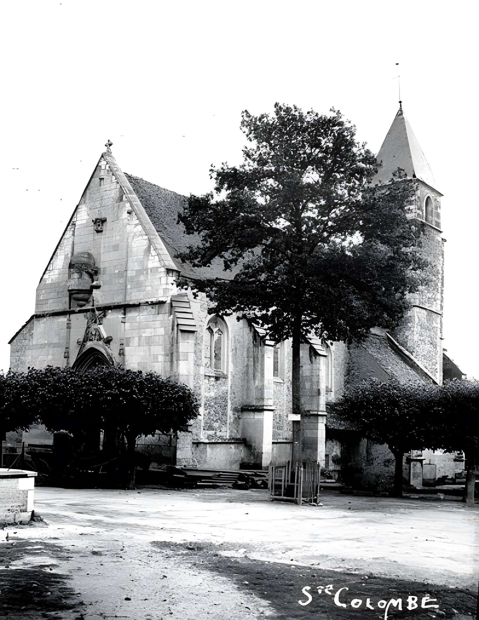 Église Sainte-Colombe de Sainte-Colombe-sur-Loing