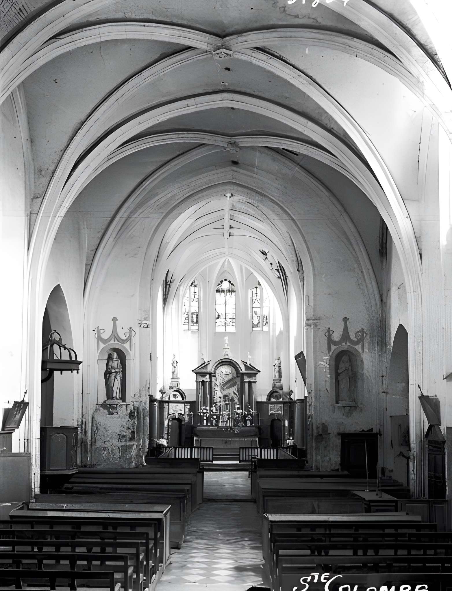 Église Sainte-Colombe de Sainte-Colombe-sur-Loing