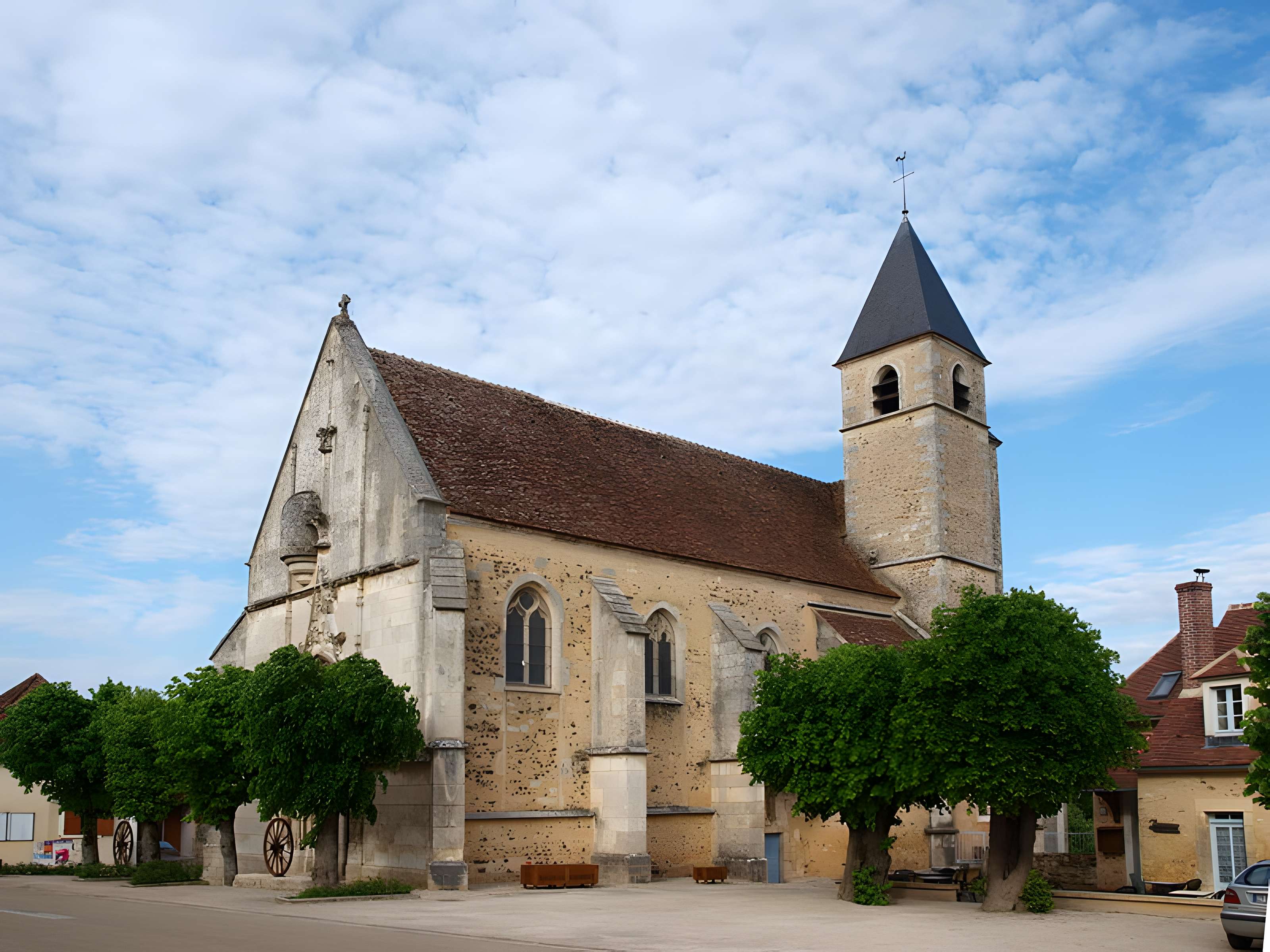 Église Sainte-Colombe de Sainte-Colombe-sur-Loing