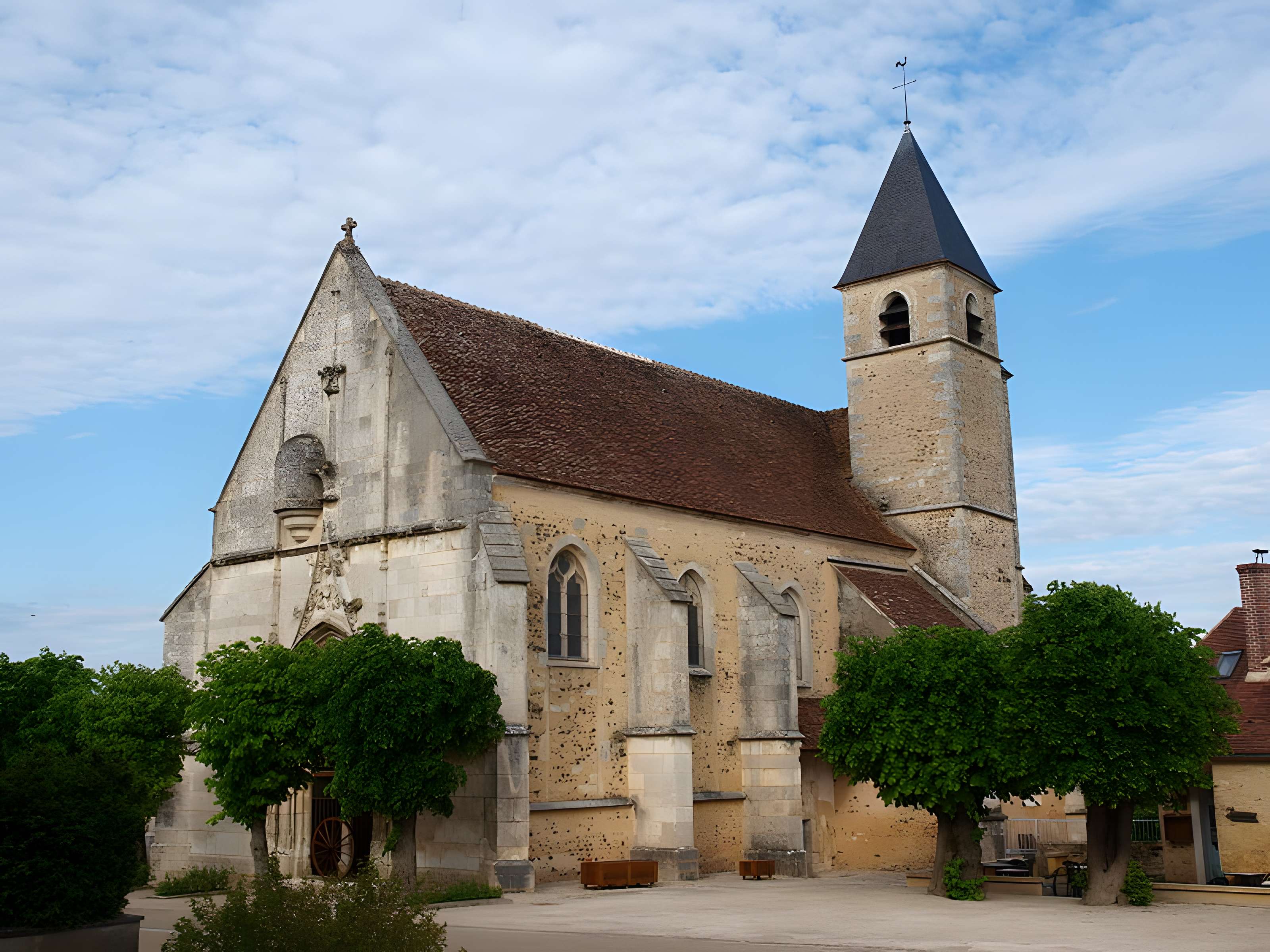 Église Sainte-Colombe de Sainte-Colombe-sur-Loing