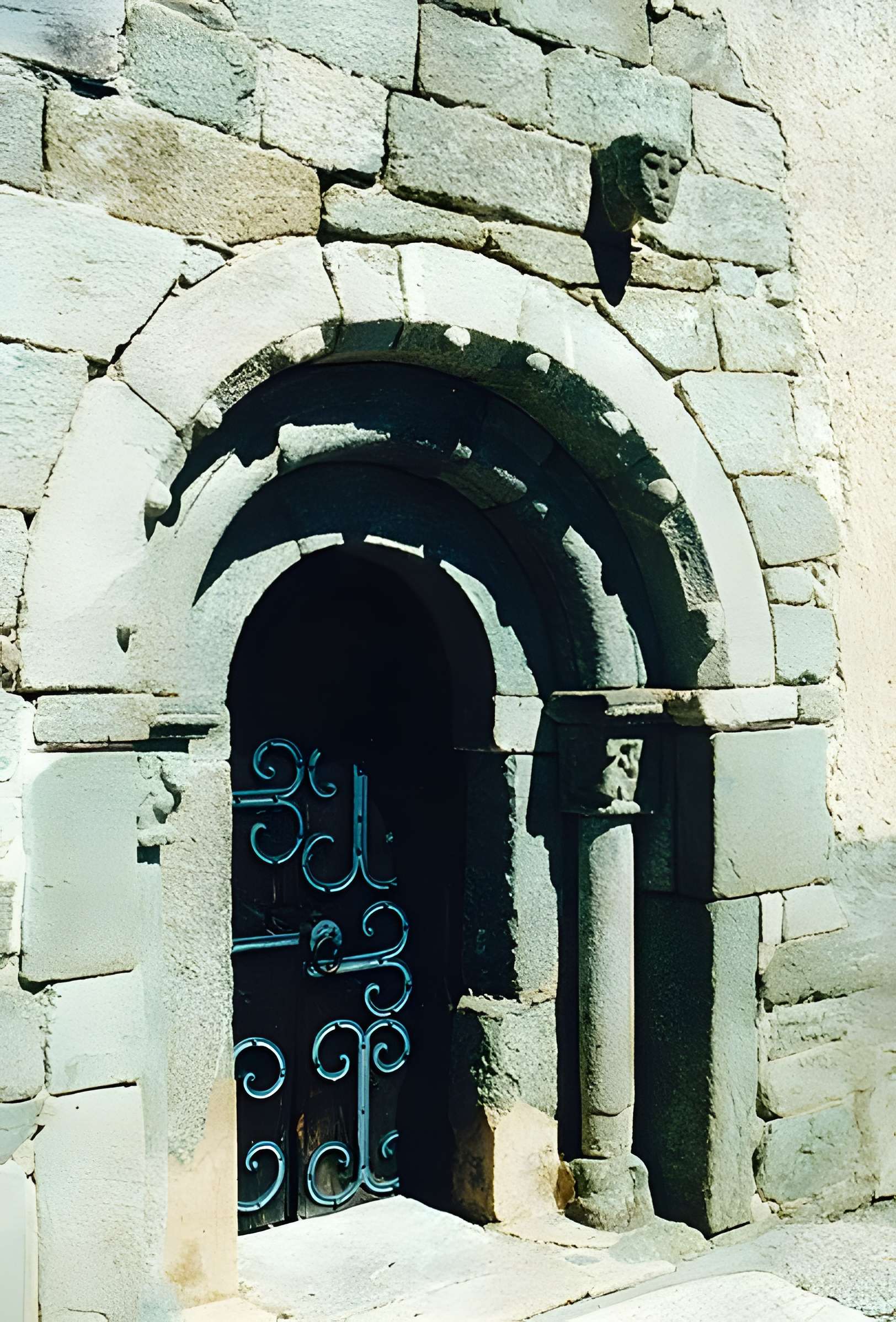 Église Sainte-Colombe de Via