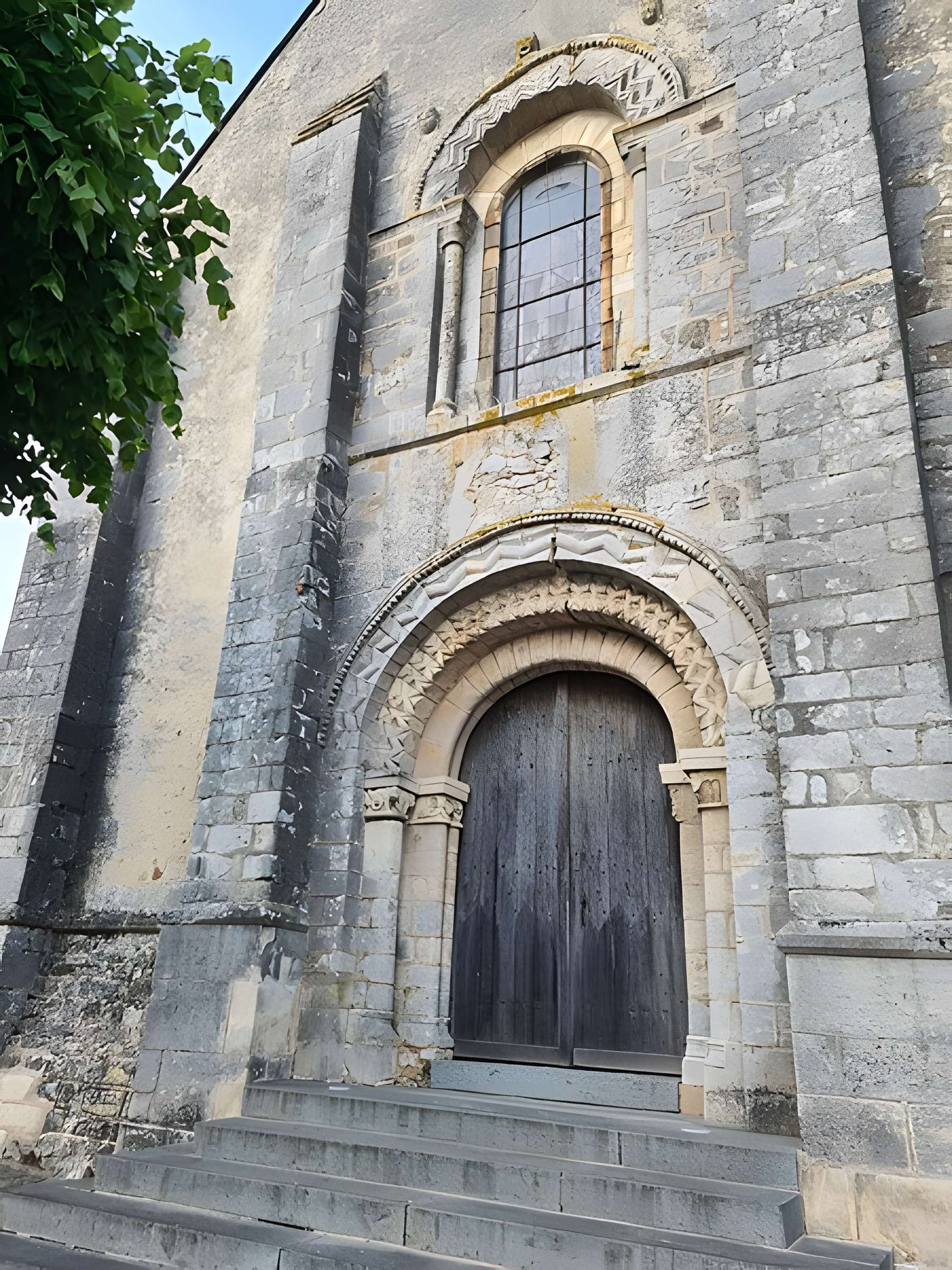 Église Sainte-Corneille-et-Saint-Cyprien de Tennie