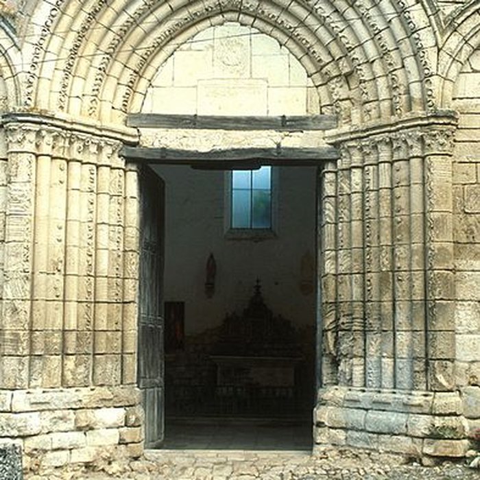 Photo de Église Sainte-Croix dAngles-sur-lAnglin